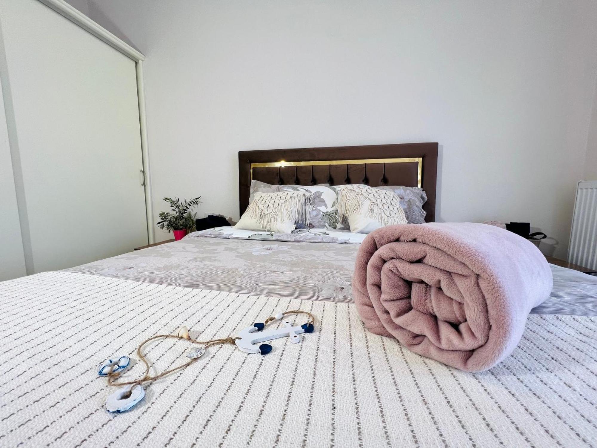 Elia Apartment Kariani
