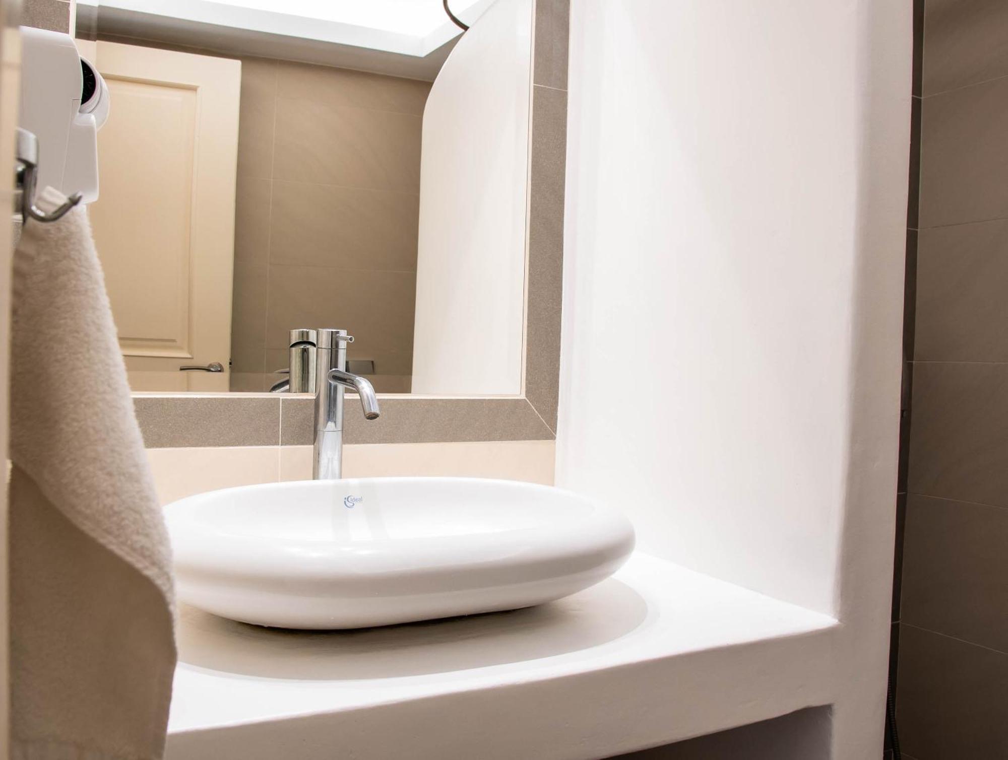 Sellada 4* Perissa (Santorini)