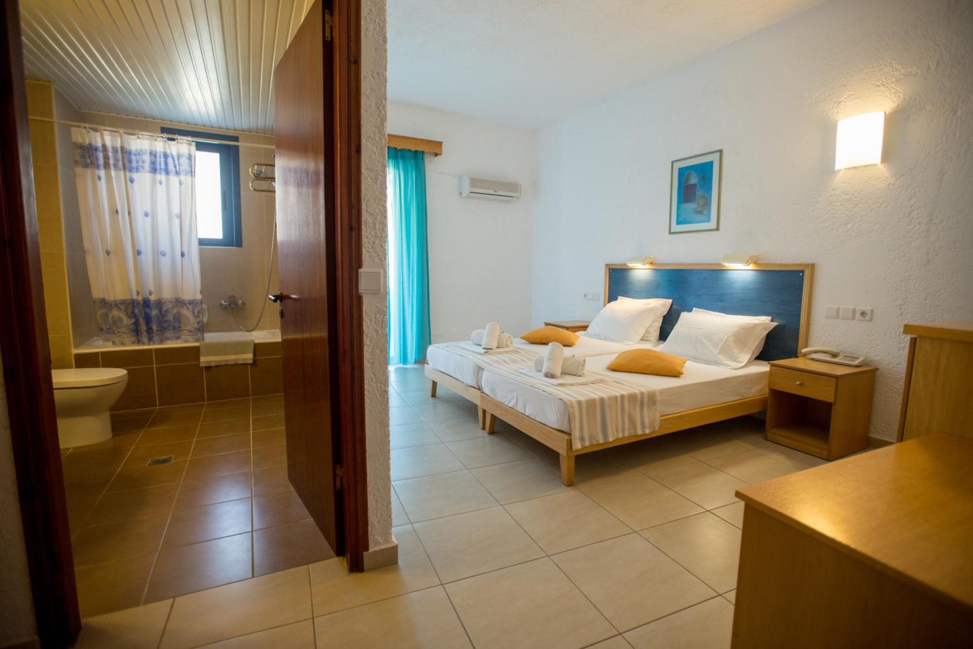 Neos Ikaros Hotel