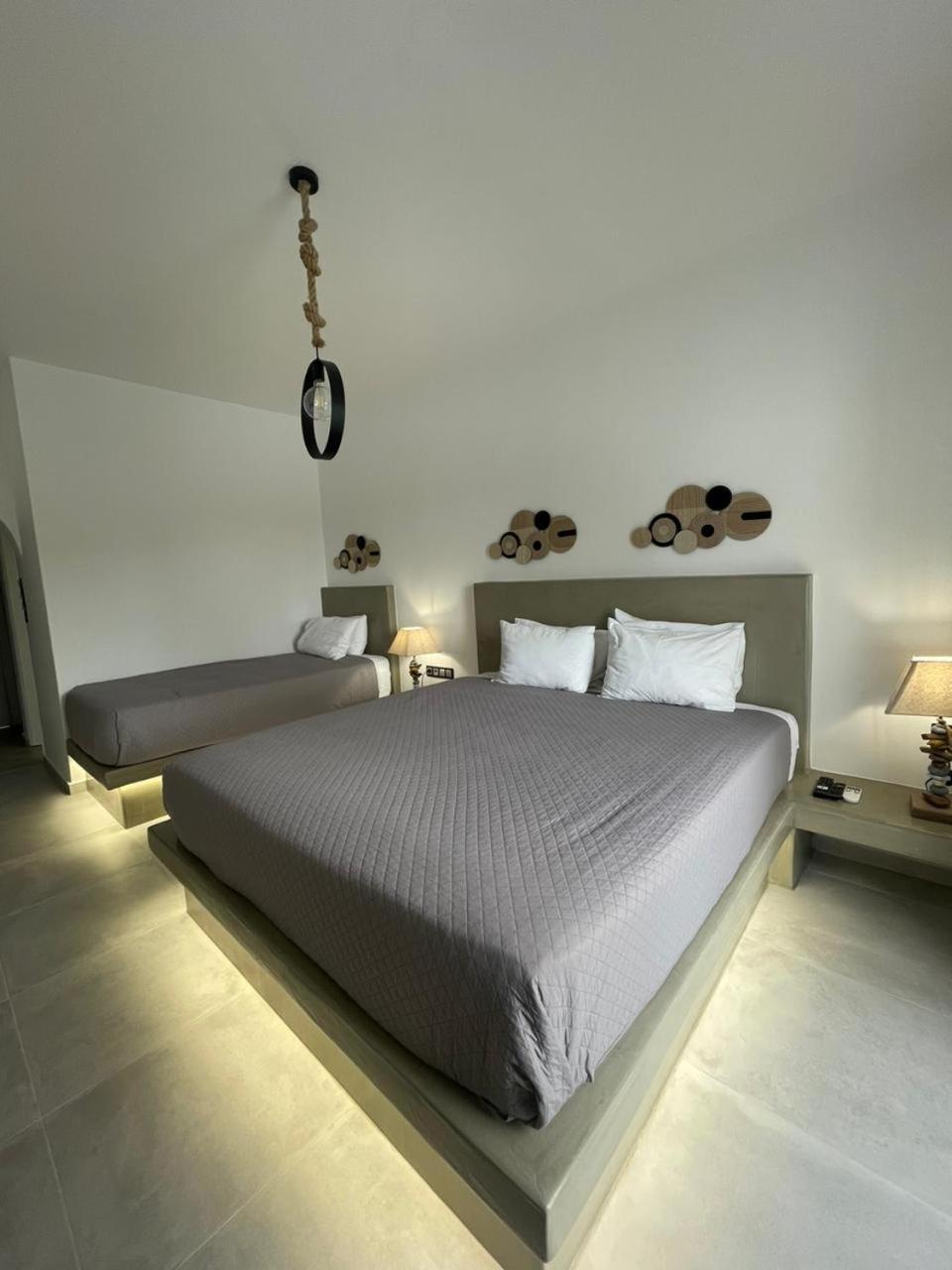 Zoumis 2* Naousa (Paros)