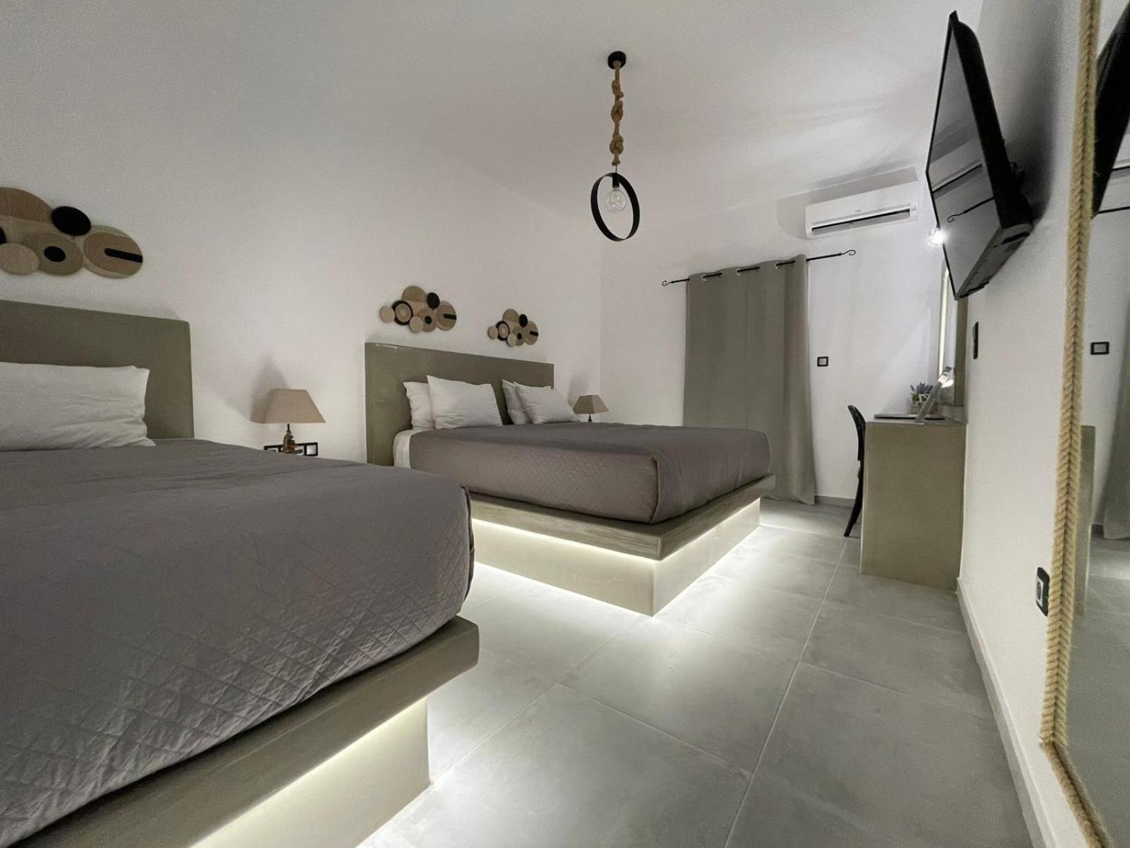Zoumis Aparthotel 2*