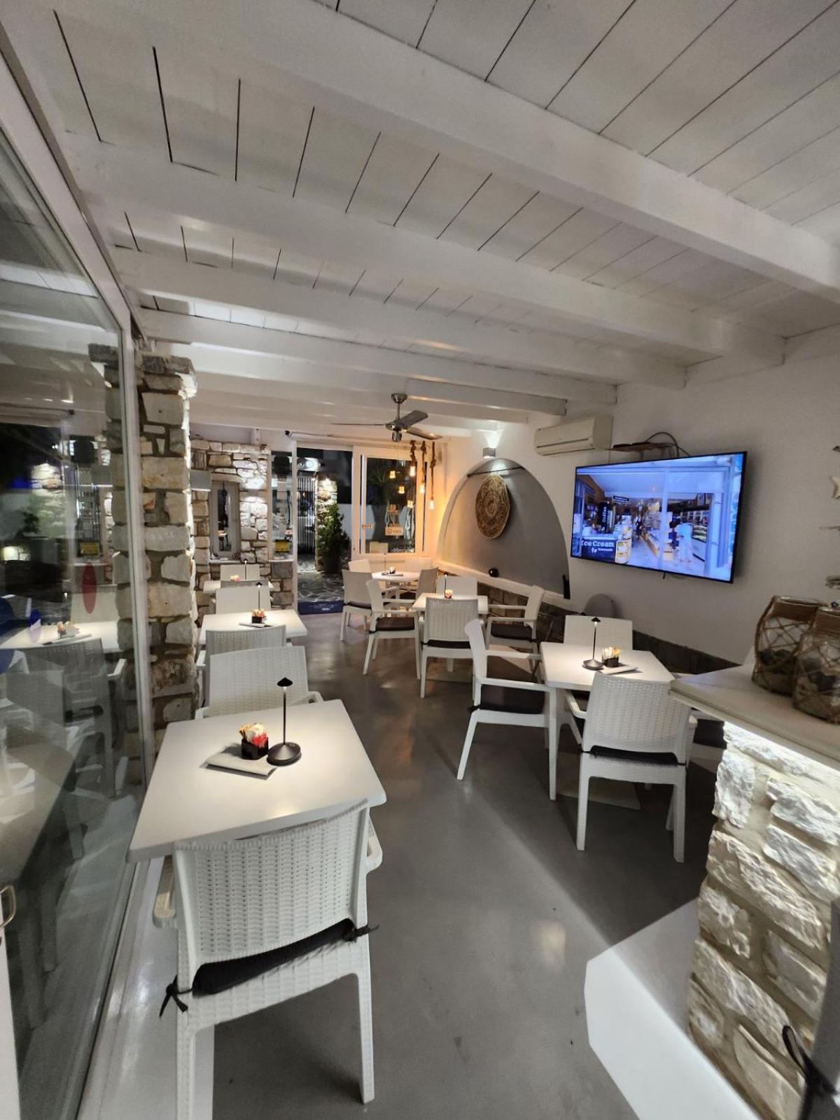 Zoumis Aparthotel 2*