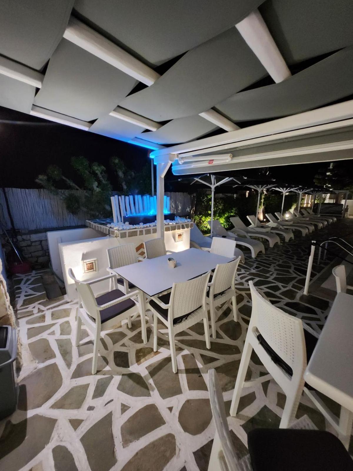 Zoumis Aparthotel Naousa (Paros)