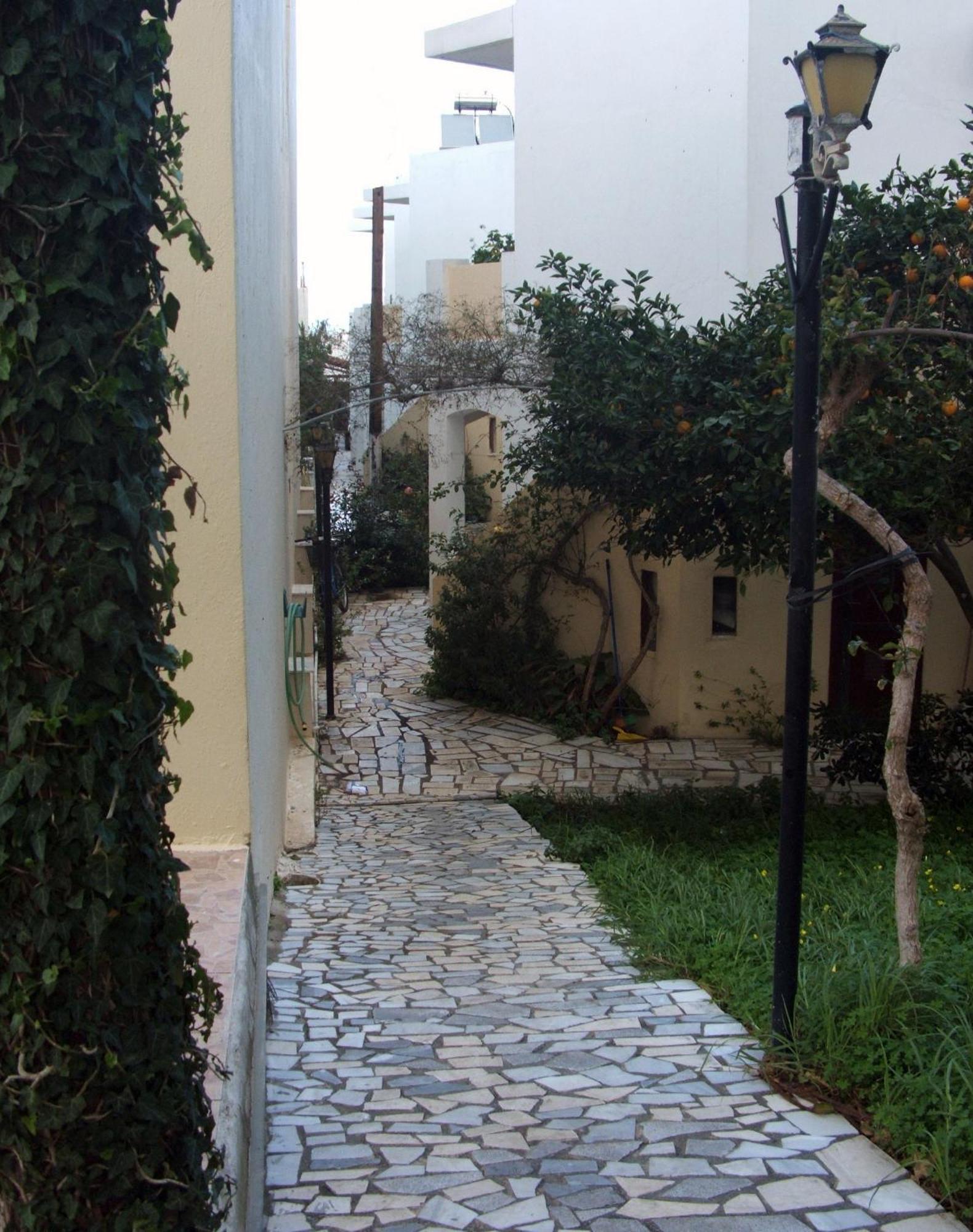 Erato Aparthotel