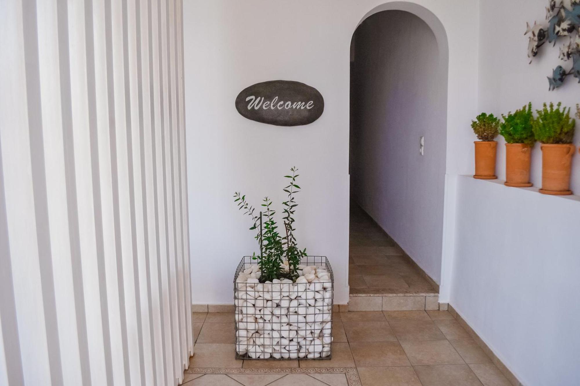 Laia Seafront Luxury Agia Pelagia (Crete)