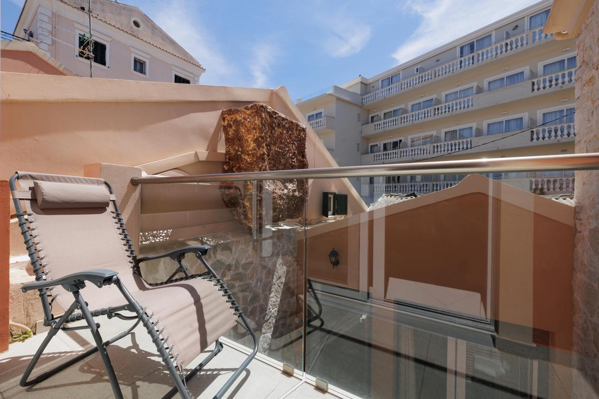 Corfu Town Luxury -b Holiday home *