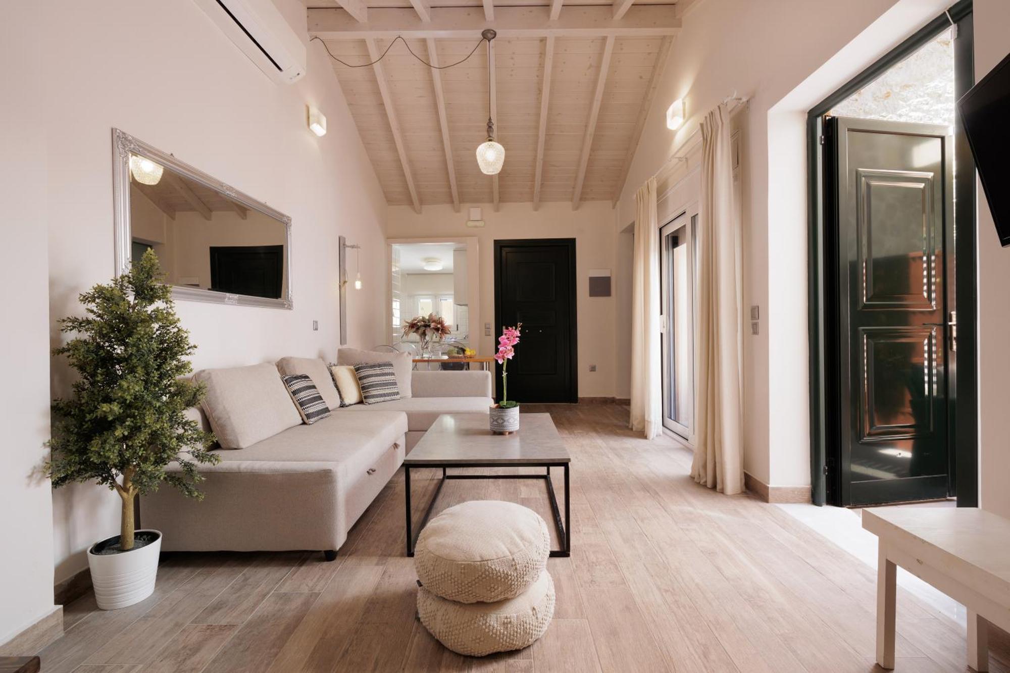Corfu Town Luxury -b Holiday home *