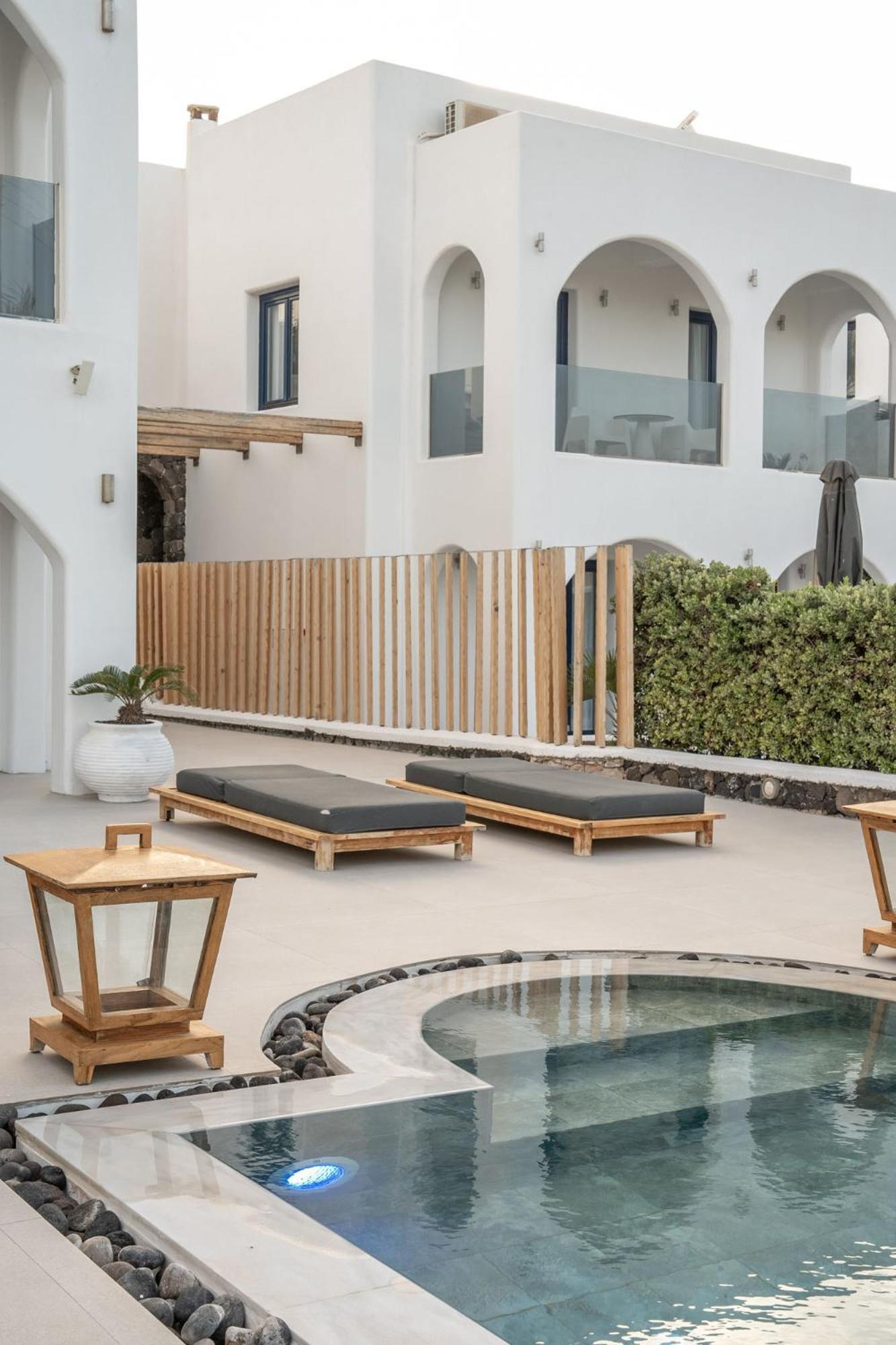 Hideaway Fira (Santorini)