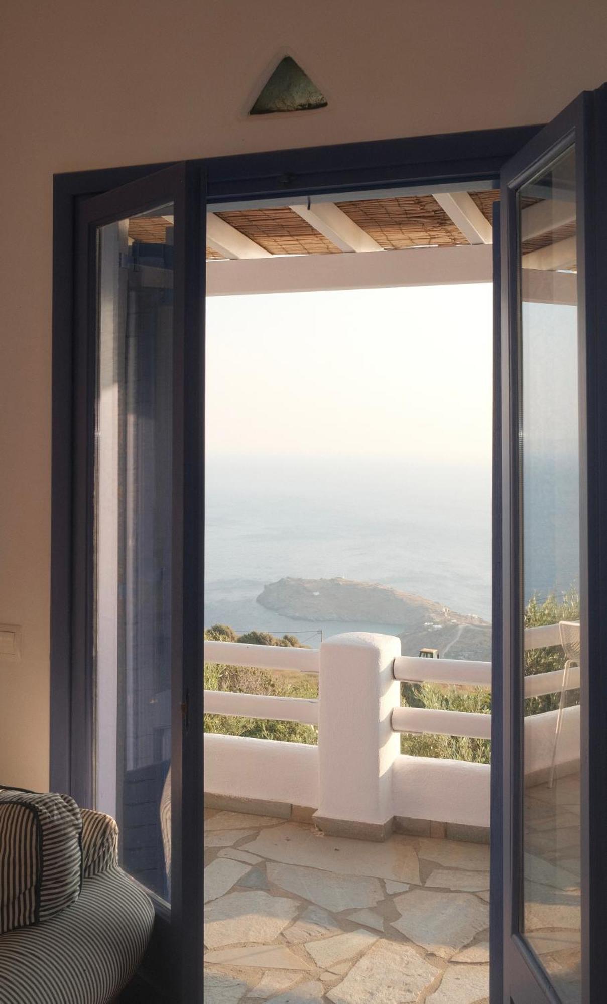 Alia's Sea View & * Aprovaton