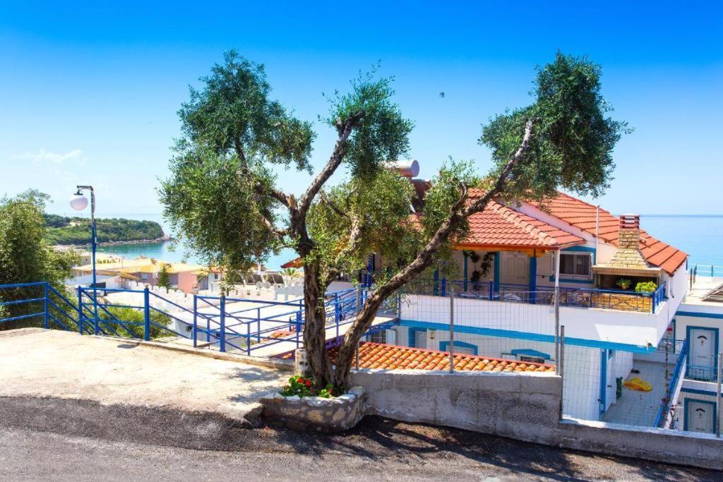 Rozou * Paralia Vrachou
