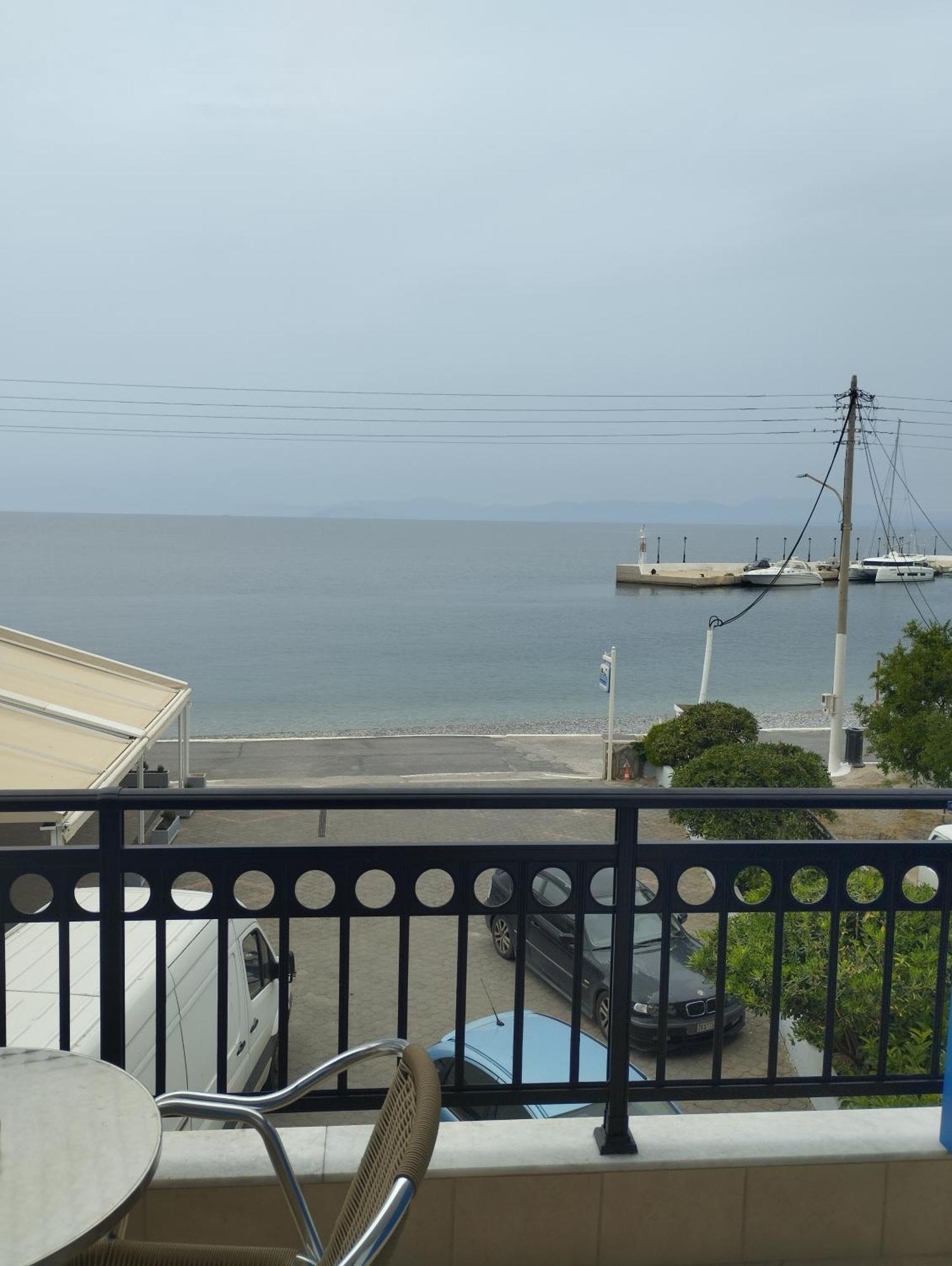 Kamvissis Hotel Tiros