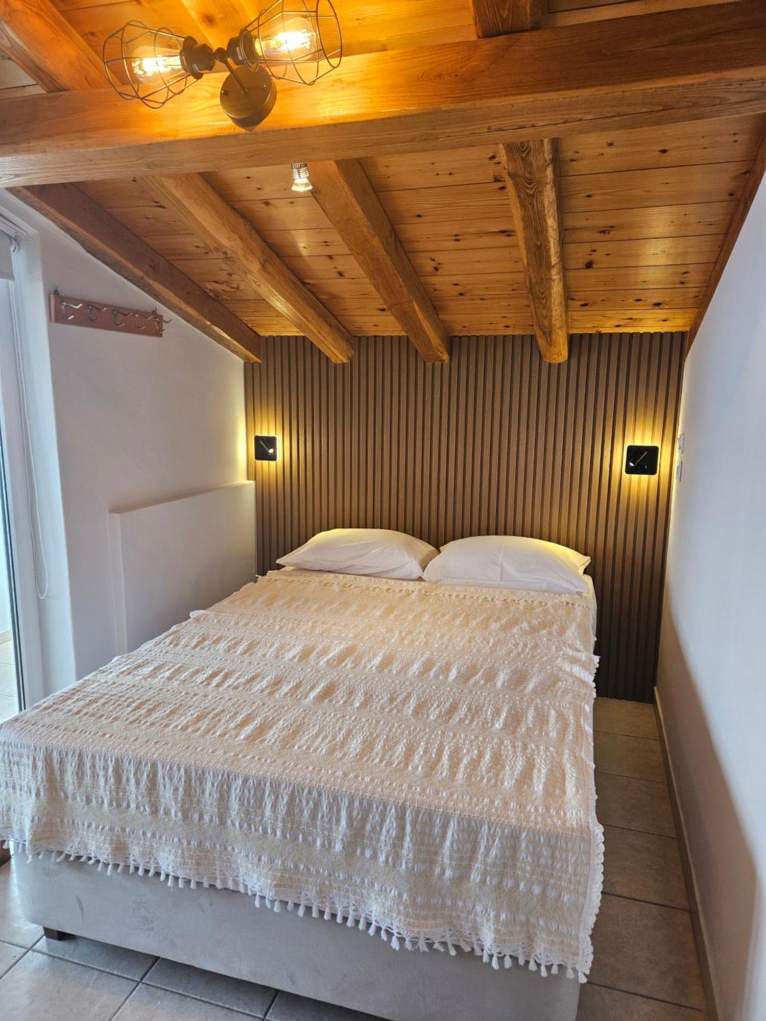 Pantheon Attic Apartment *