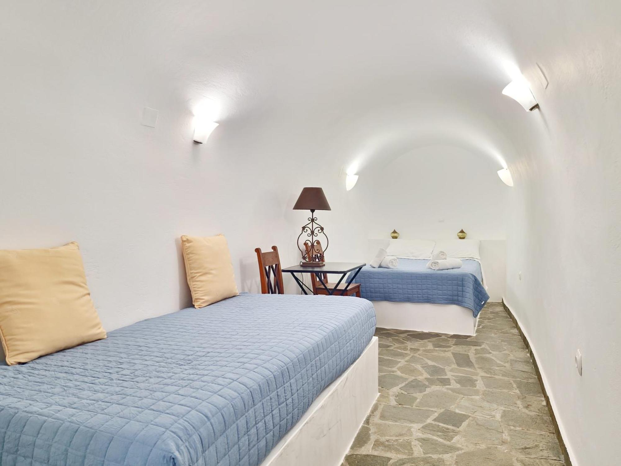 Karpimo Vineyard With Heated Pool *
