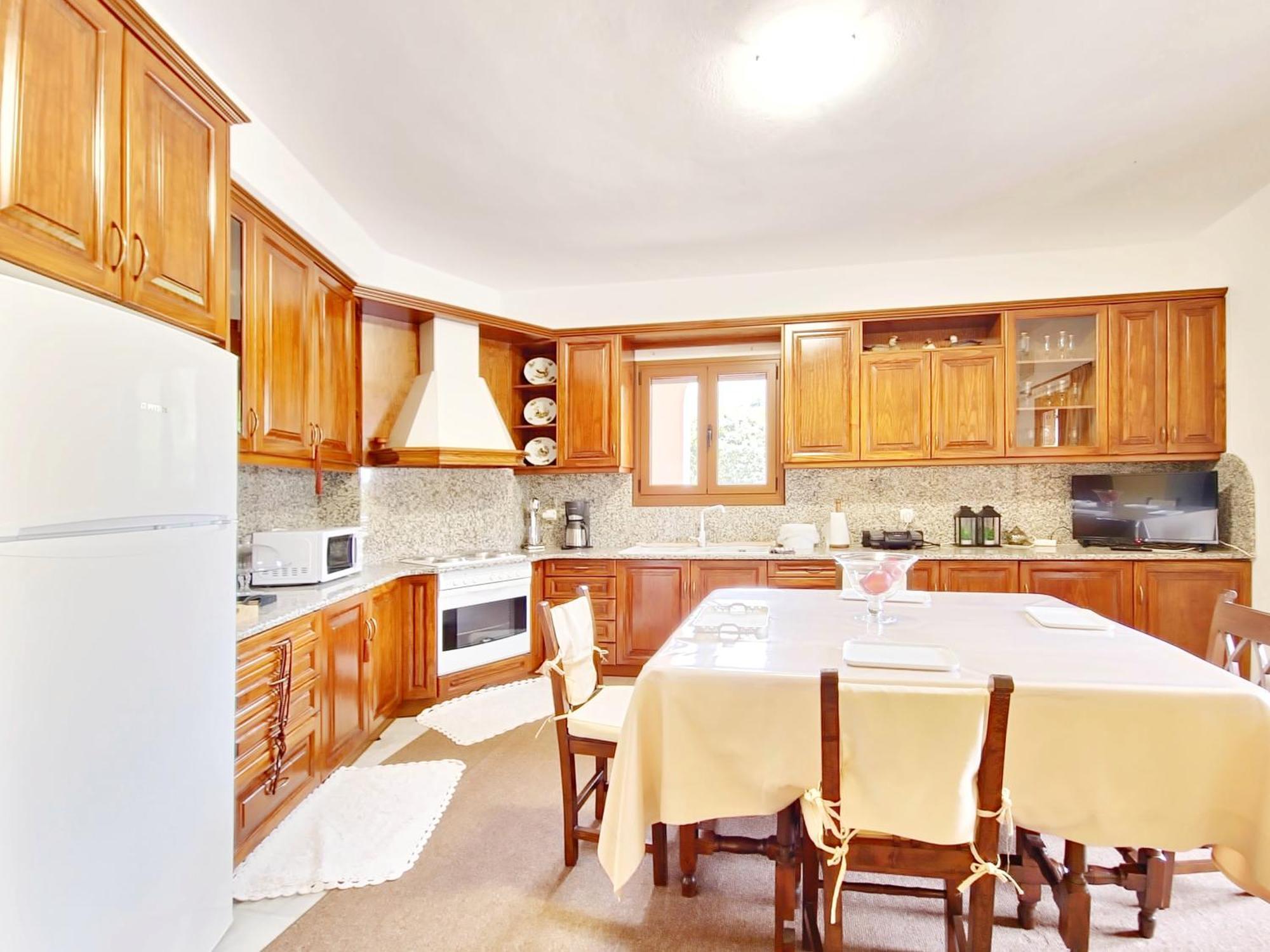 Holiday home Karpimo Vineyard With Heated Pool Exo Gonia