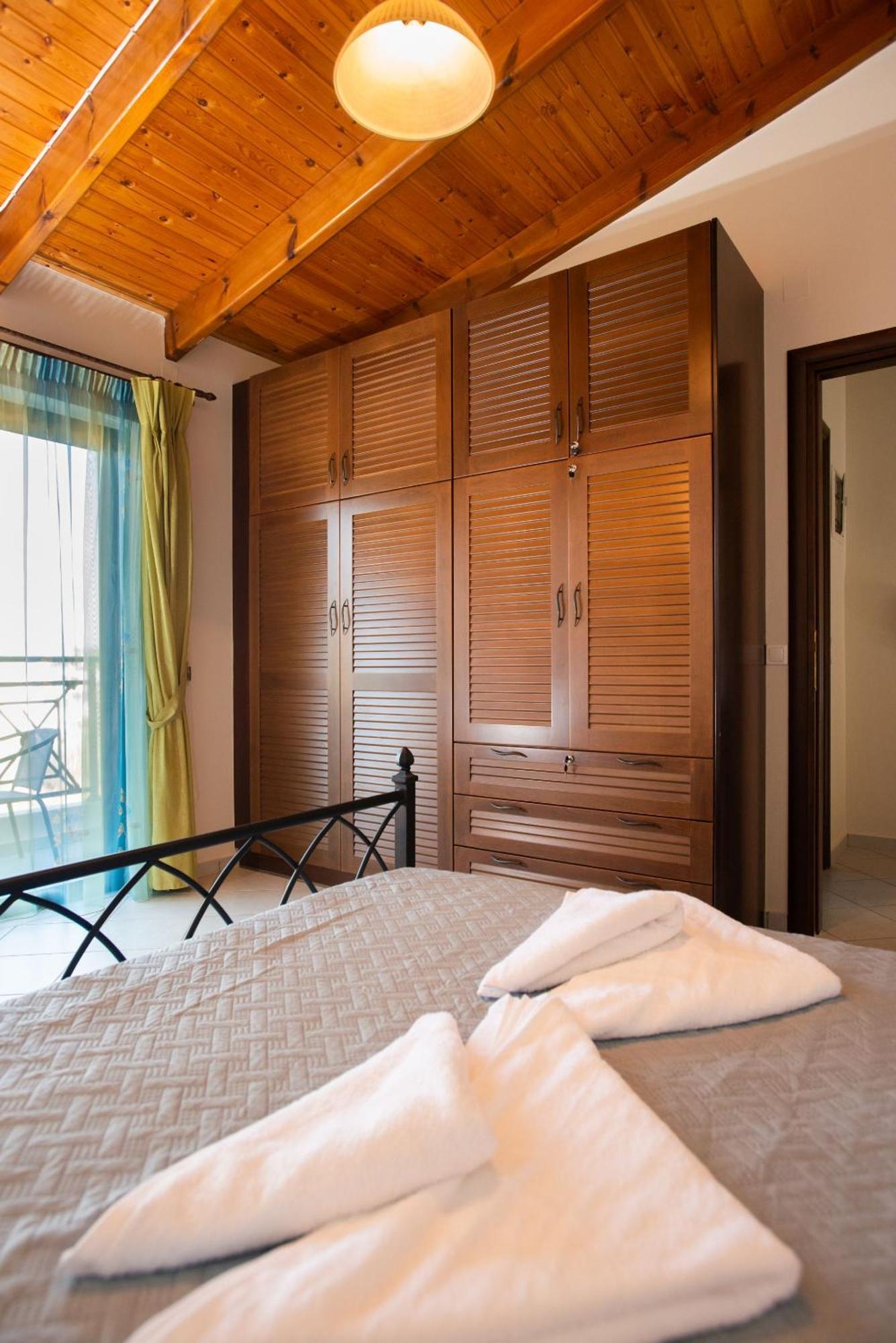 Apartment Alkioni , Beachfront, With Sea View *