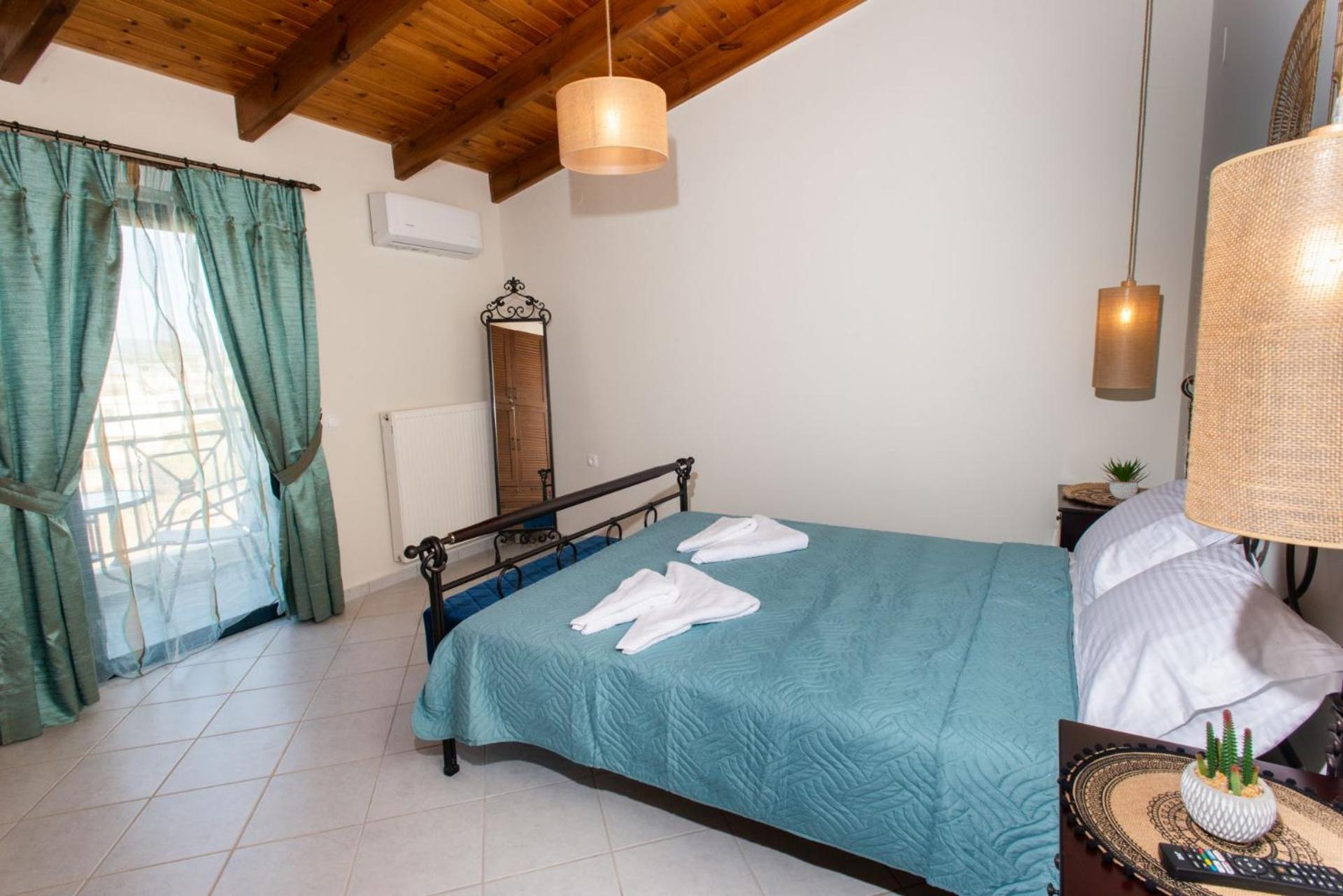 Apartment Alkioni , Beachfront, With Sea View Kokkinos Pirgos