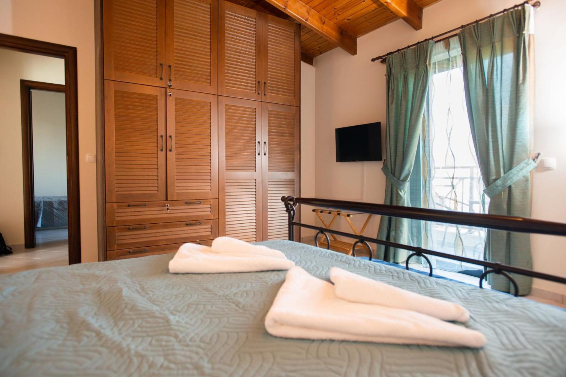 Alkioni , Beachfront, With Sea View * Kokkinos Pirgos