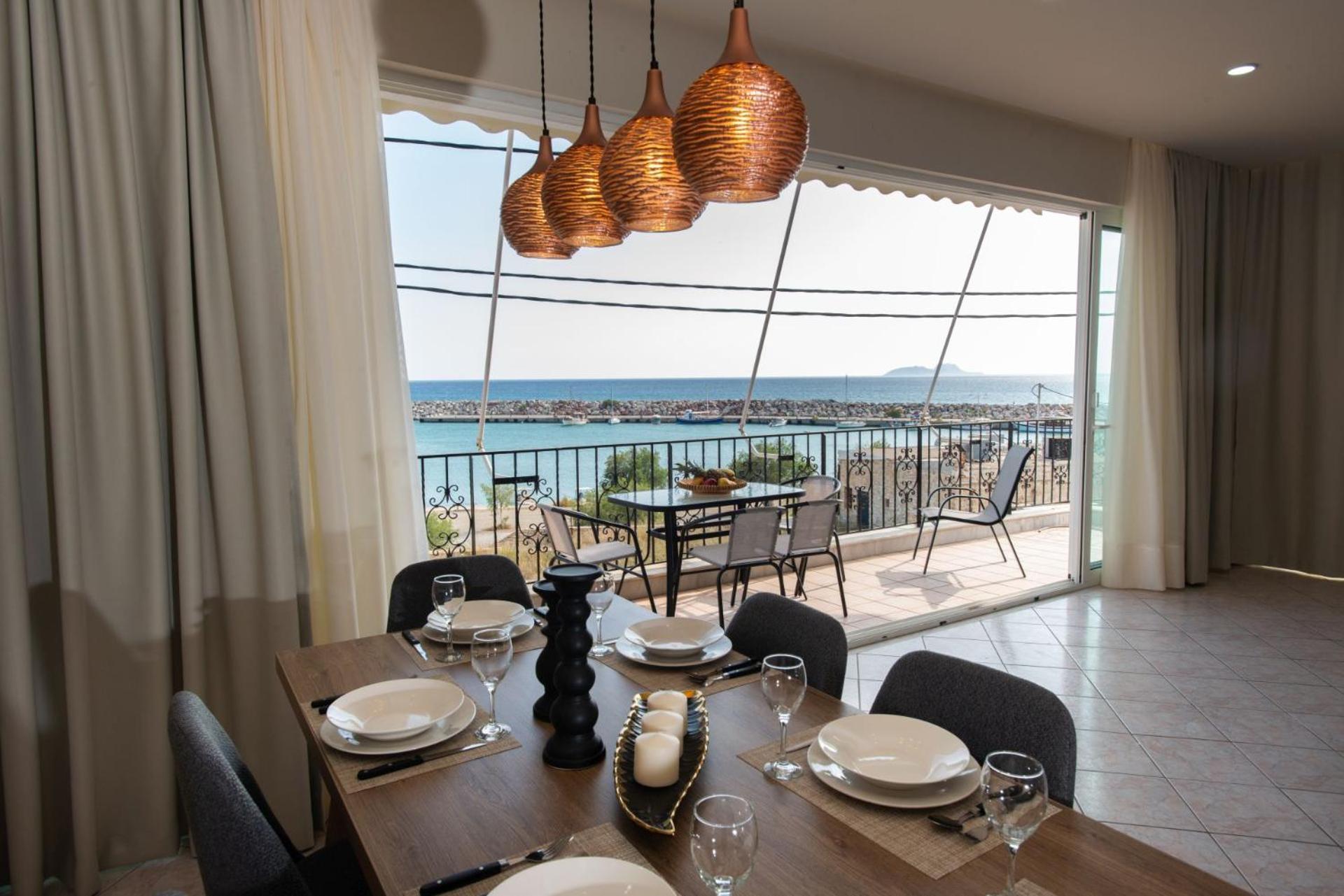 Apartment Alkioni With Harbor View Kokkinos Pirgos