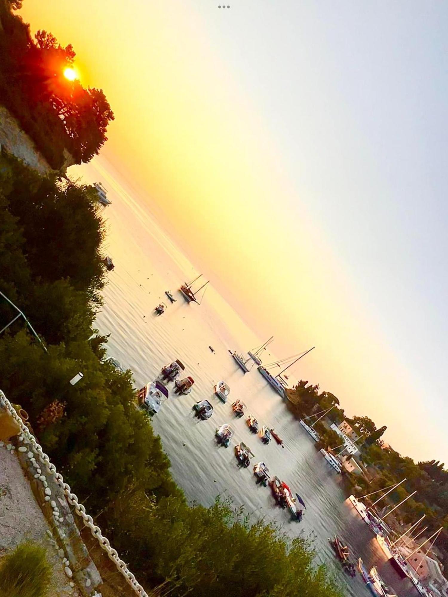 Aronis Spyros Panoramic Seaview Apartment *