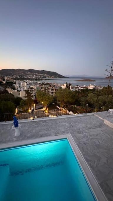 φ By A&d * Porto Rafti