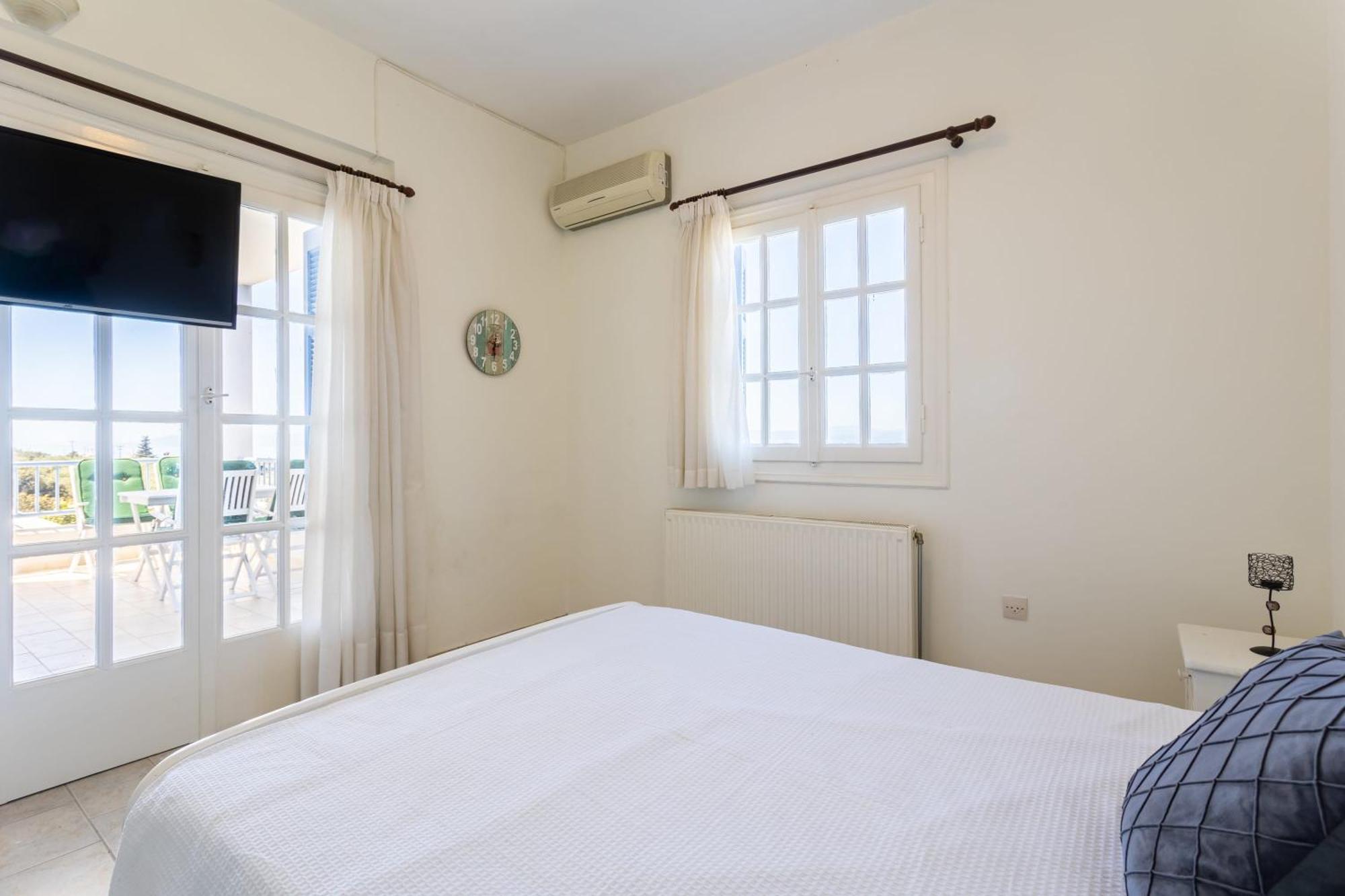 Apartment Seaview Haven With Pool By The Beach *