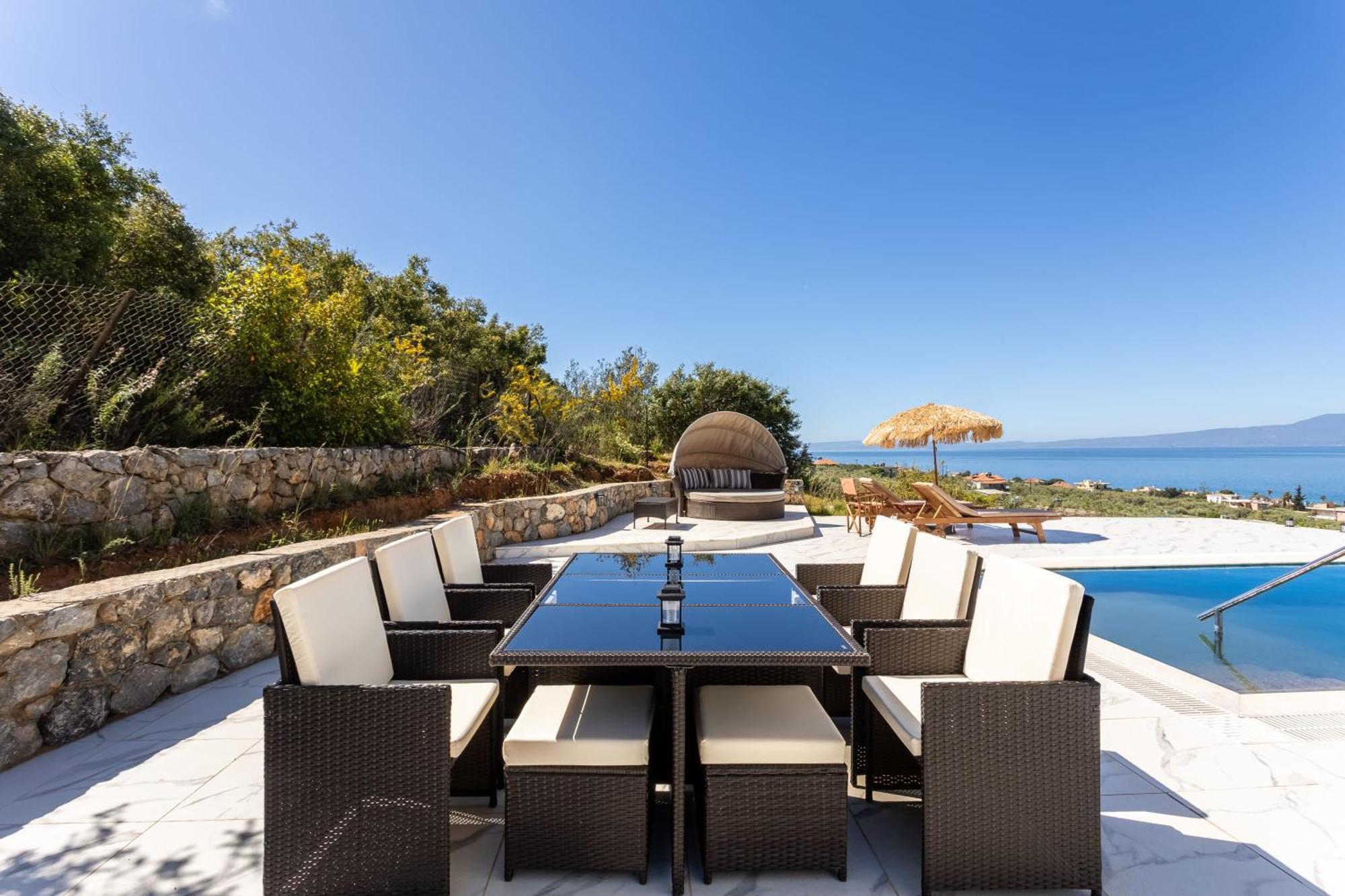 Apartment Seaview Haven With Pool By The Beach *