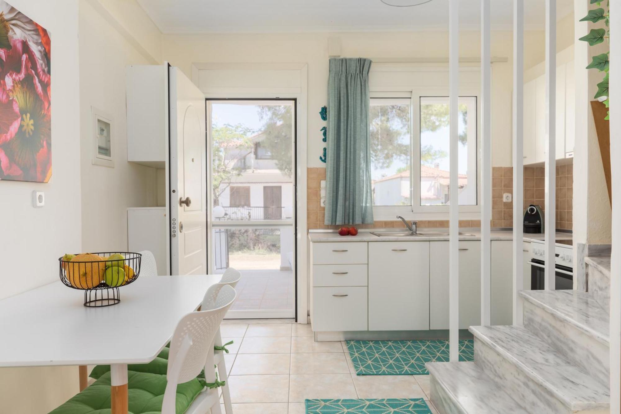 Alexandra's Maisonette. Villa Paralia Dionysiou