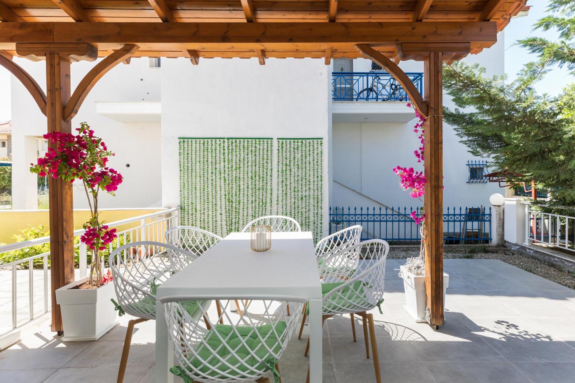 Villa Alexandra's Maisonette. Paralia Dionysiou