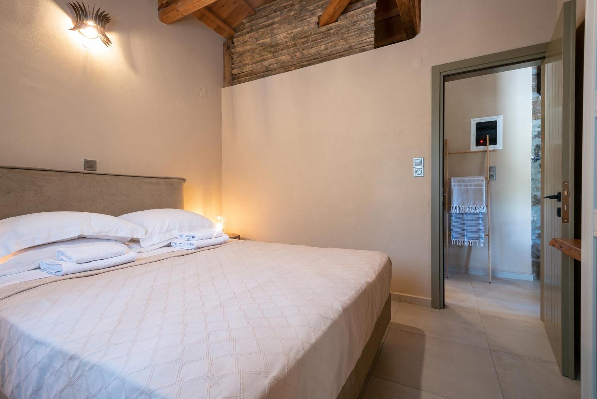 Exohiko Stone House Apartment Thanos