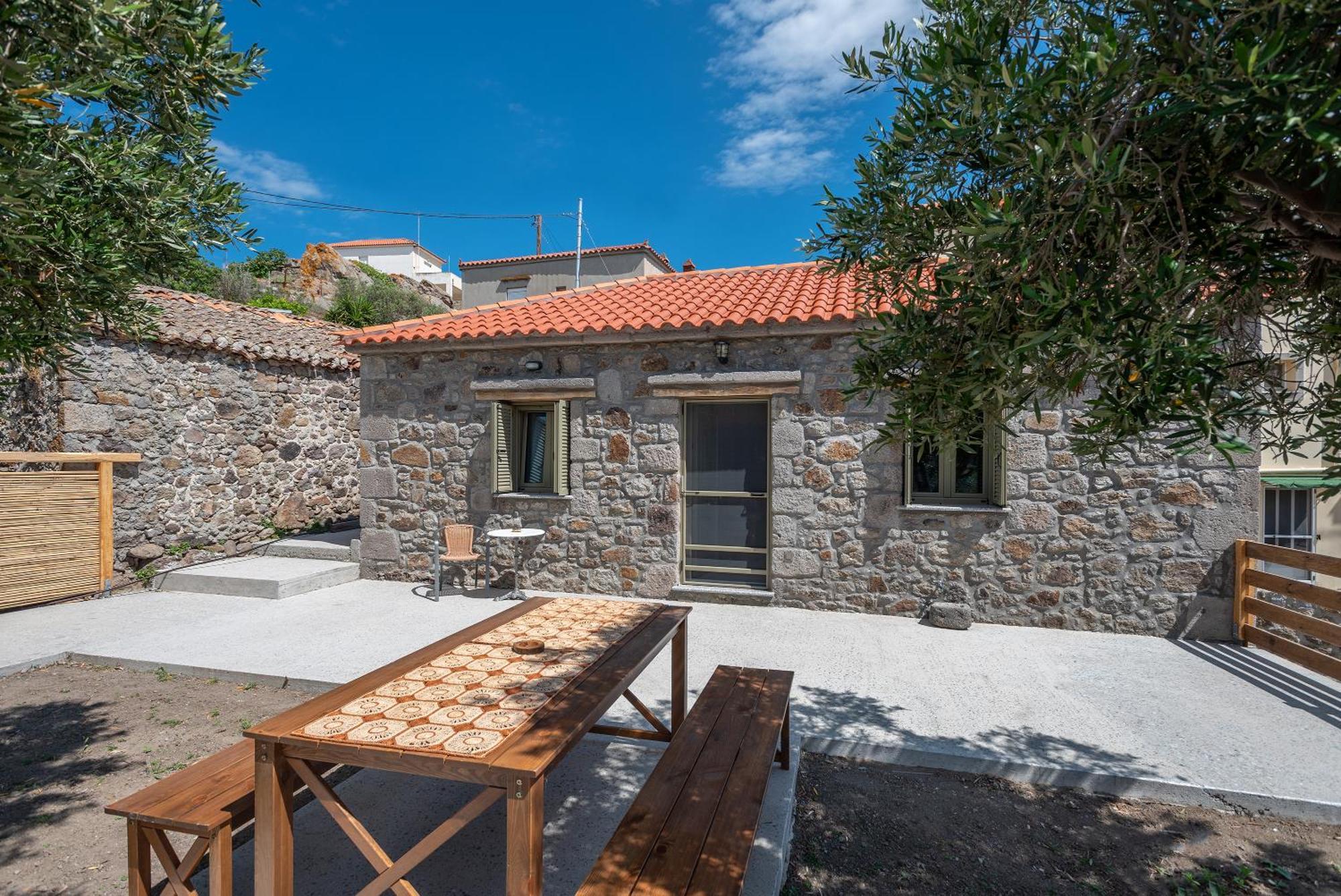 Exohiko Stone House Apartment Thanos