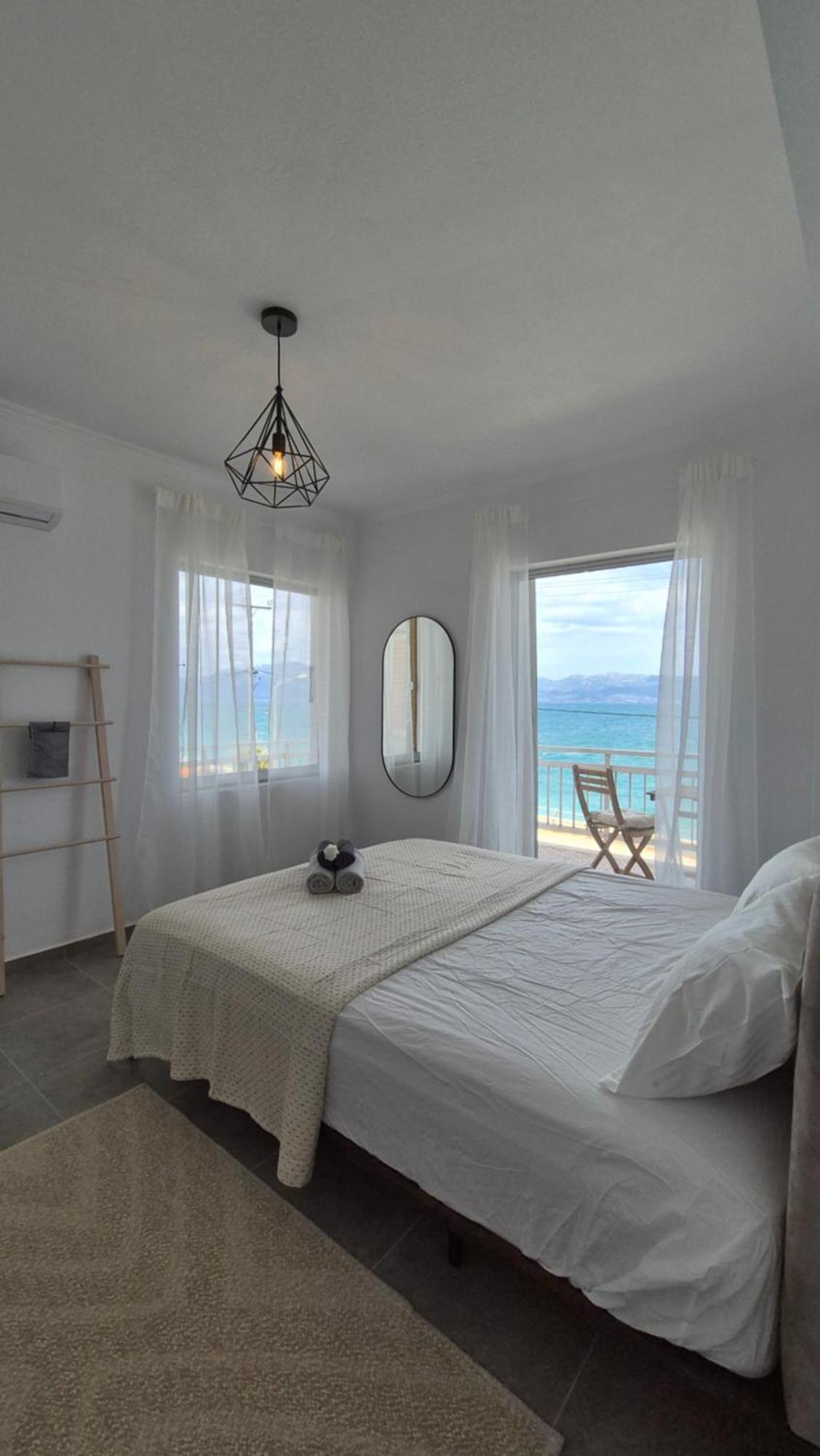 Lana's Place * Kalamos (Attica)