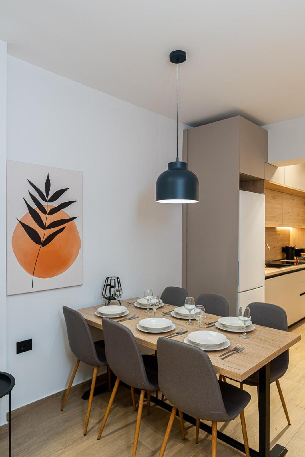Modern 3 Bedroom Luxury Apartment