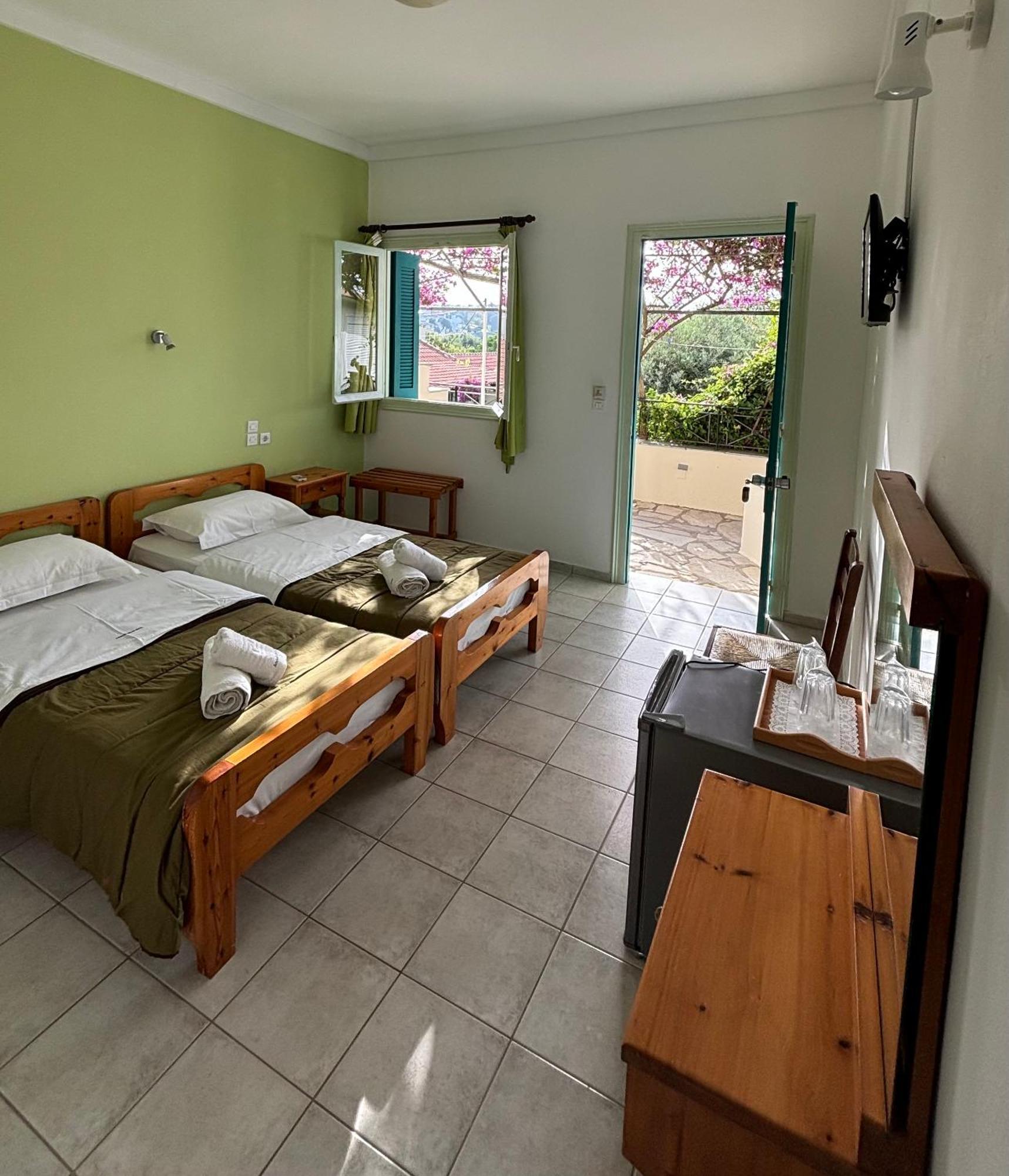 Angeliki * Megali Ammos (Skiathos)