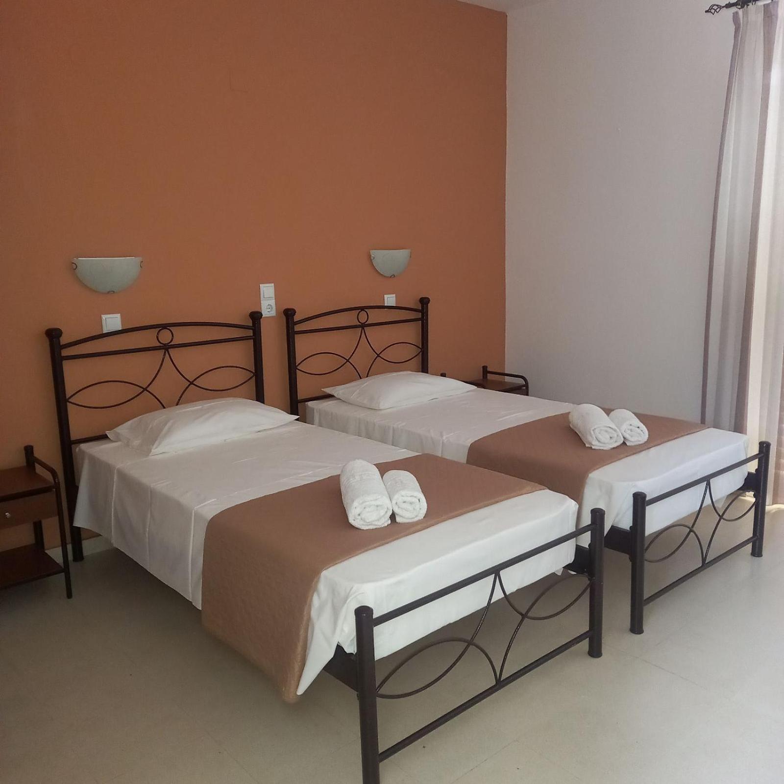 Manolis Aparthotel
