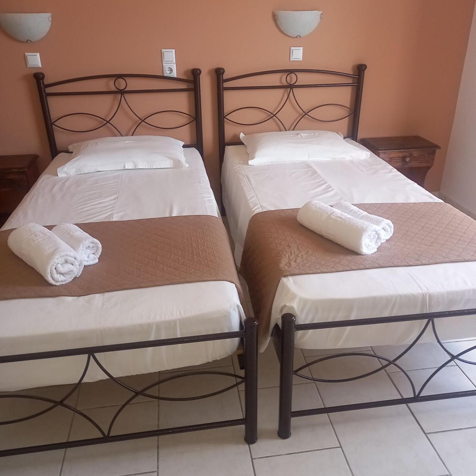 Aparthotel Manolis