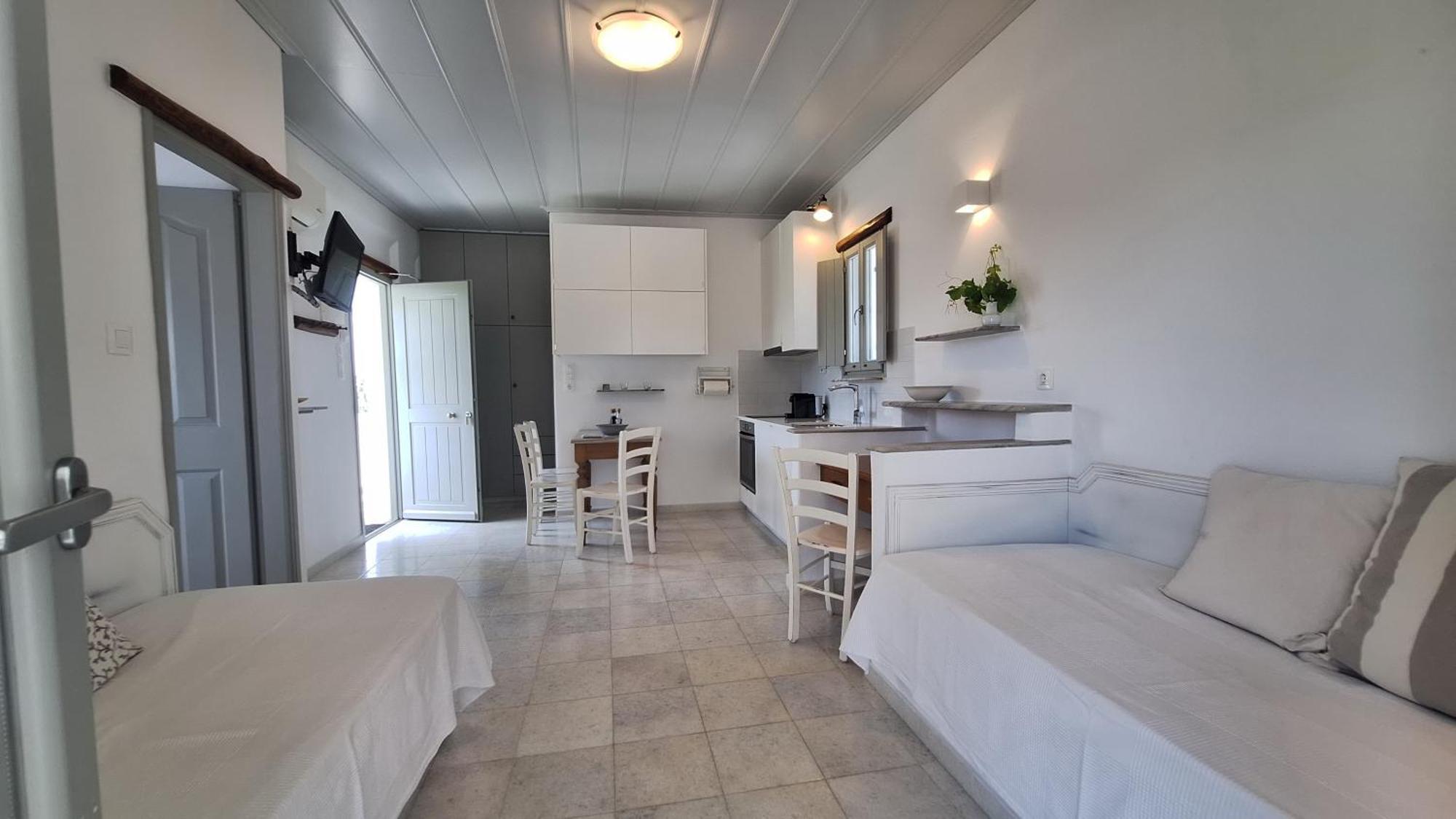 Paros Apartments *