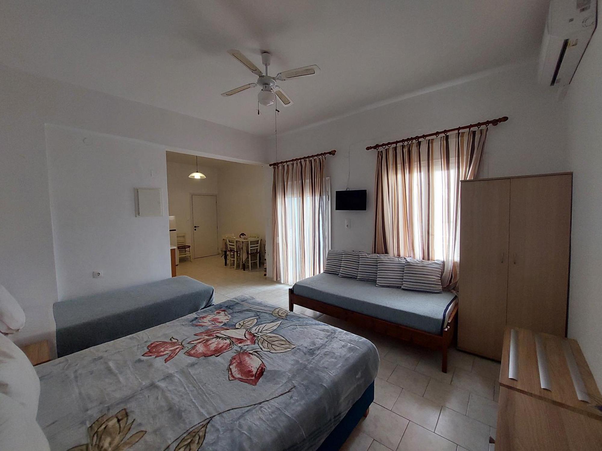 Guest house Eftihia 4*
