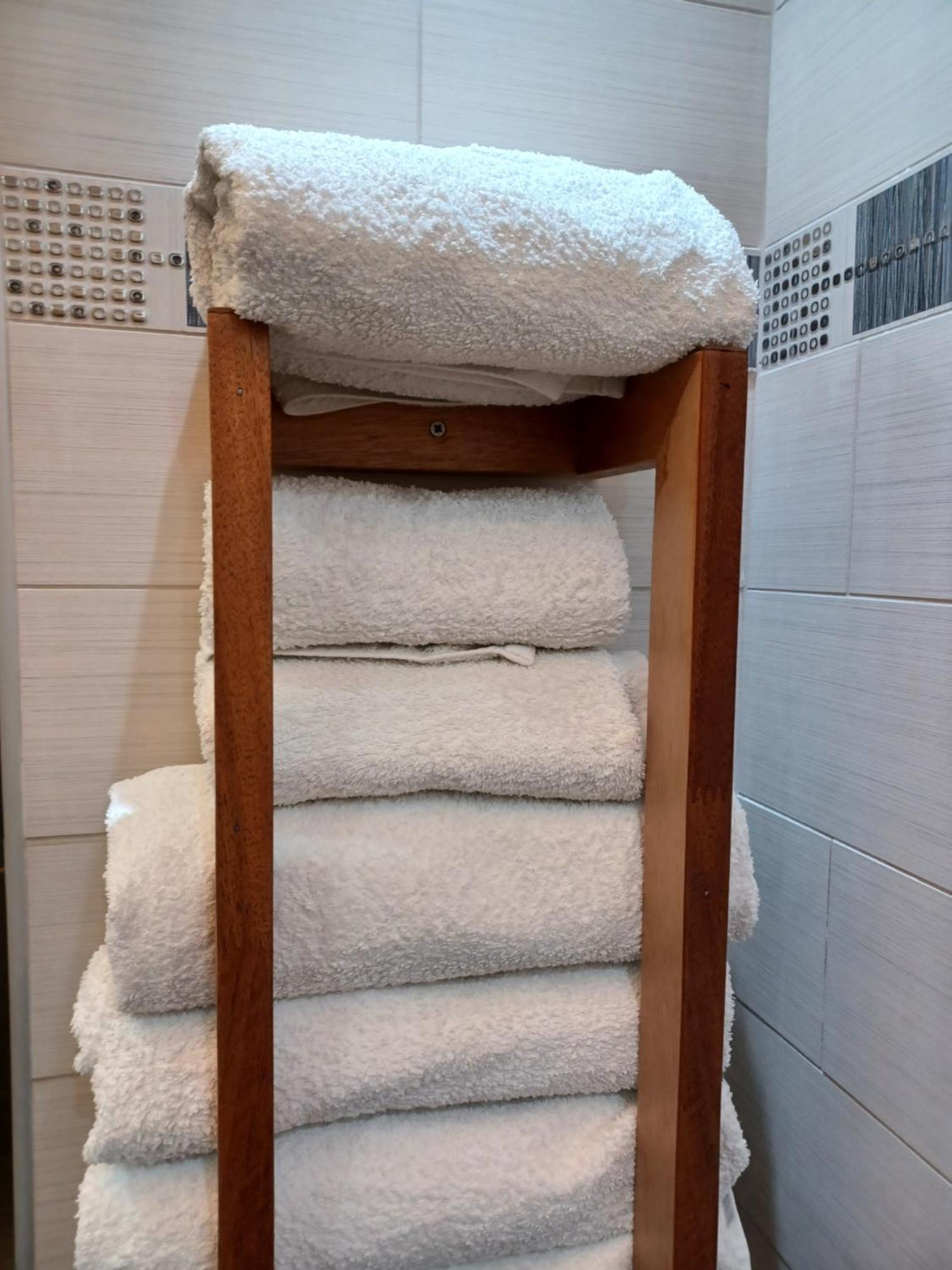 Evelina Pension: Diverse Near Black Guest house *