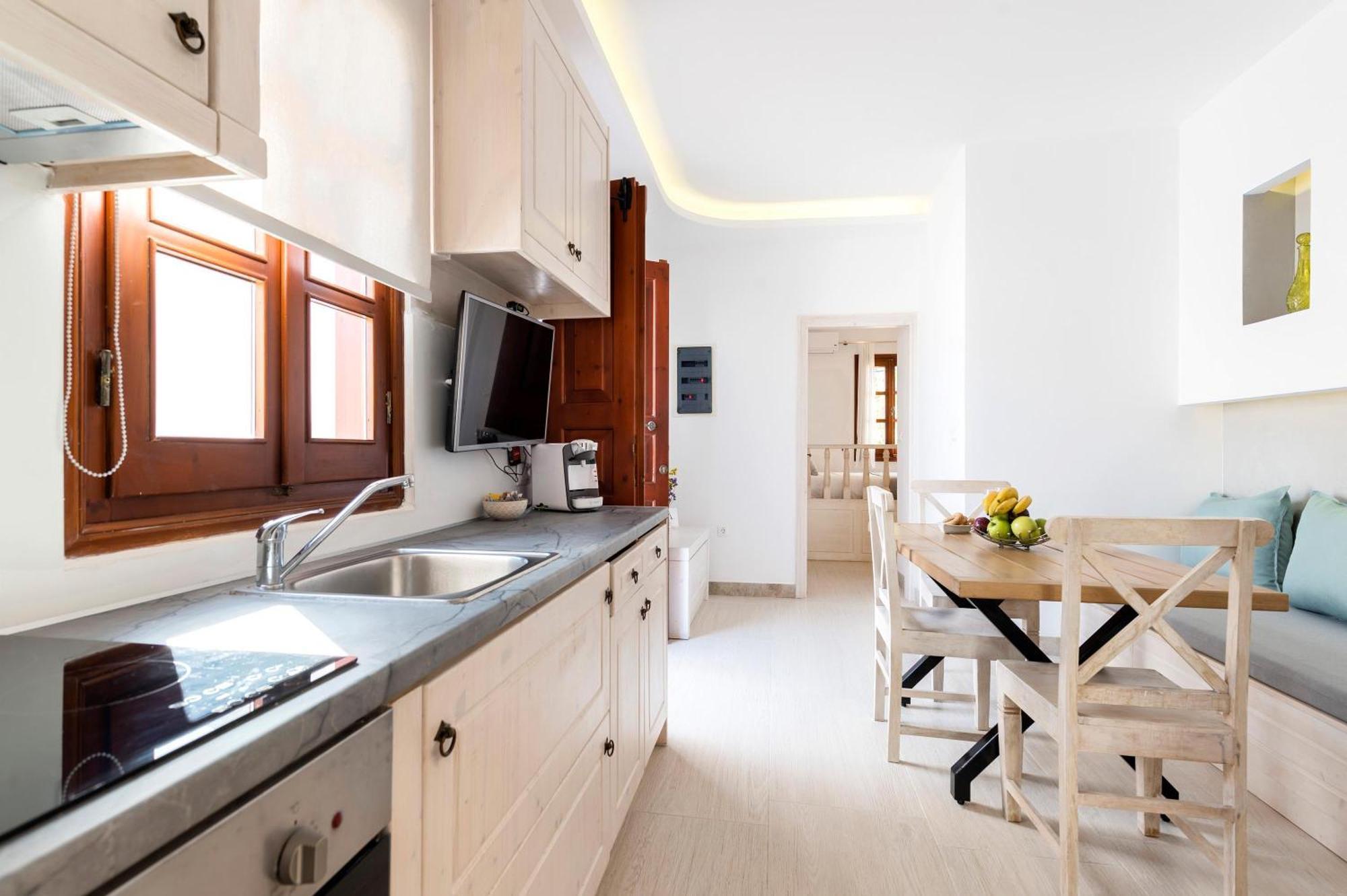 Lindian Polis Apartment