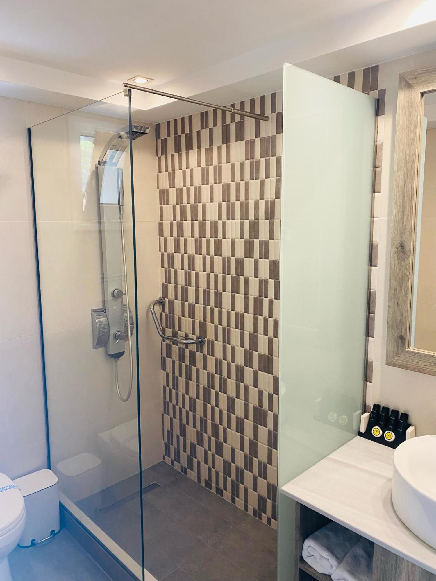 Hotel Akron Luxury Holidays
