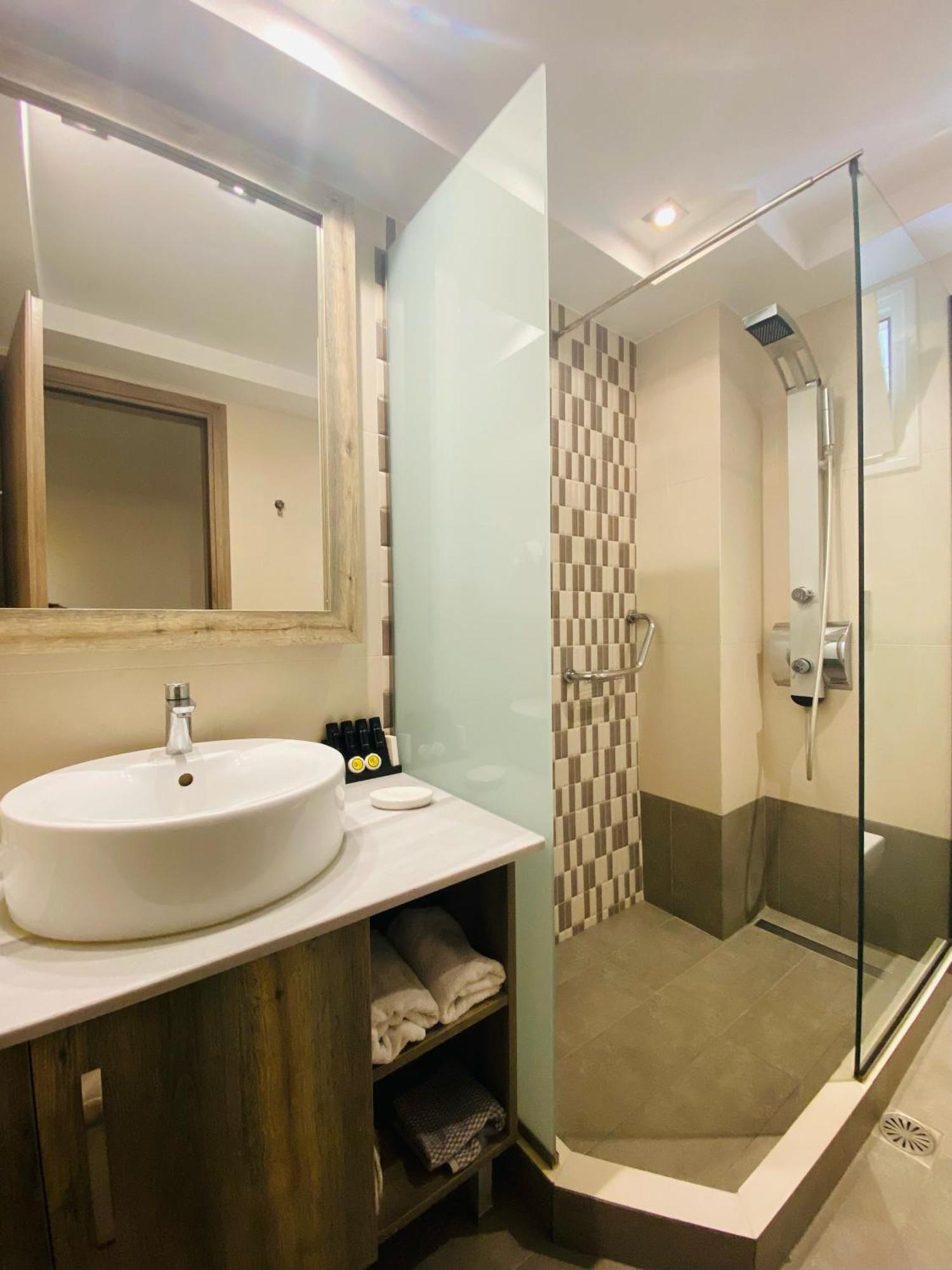 Hotel Akron Luxury Holidays 2*