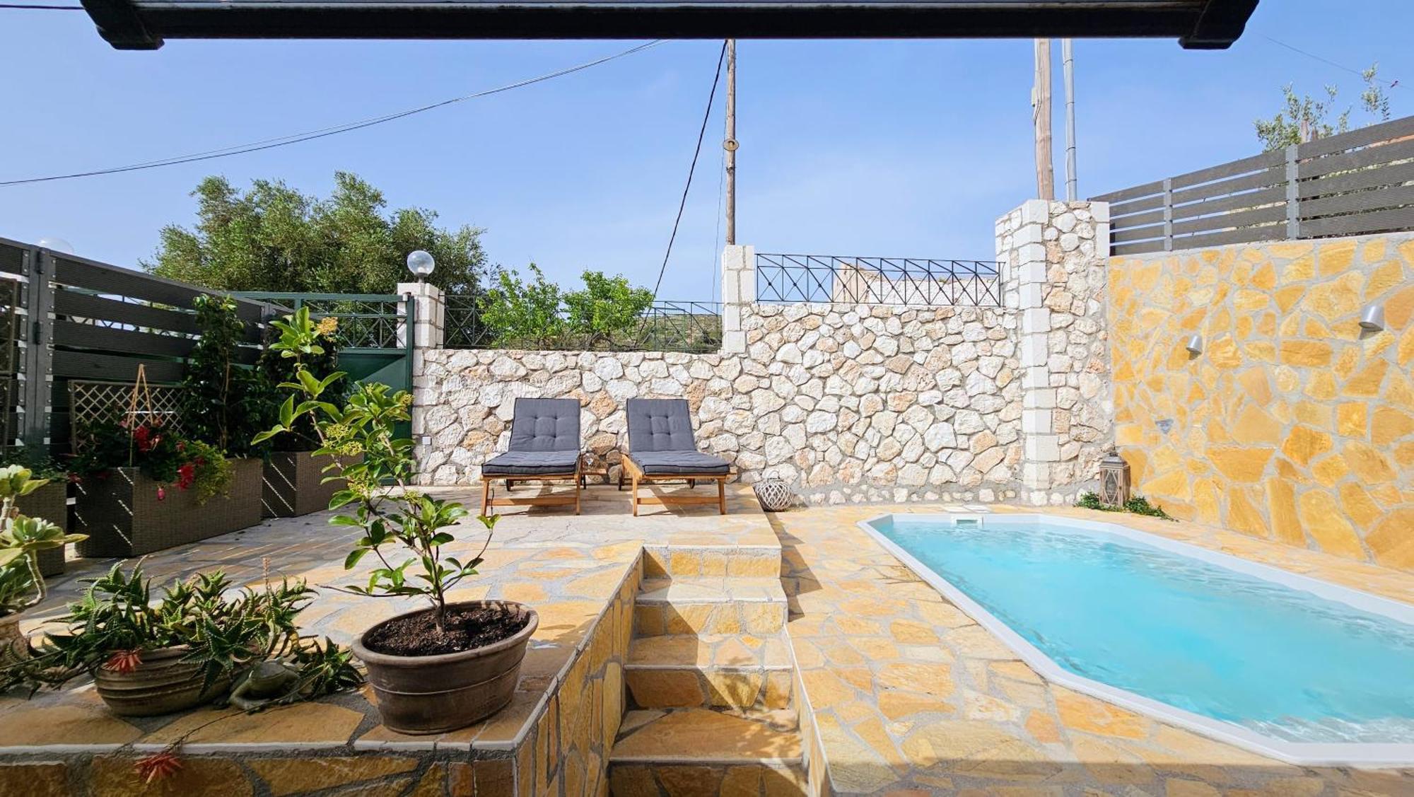 Villa Apoplous With Pool *