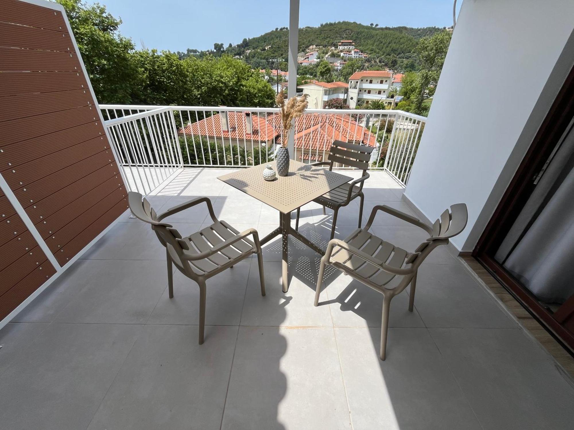 Golden Evelyn Aparthotel