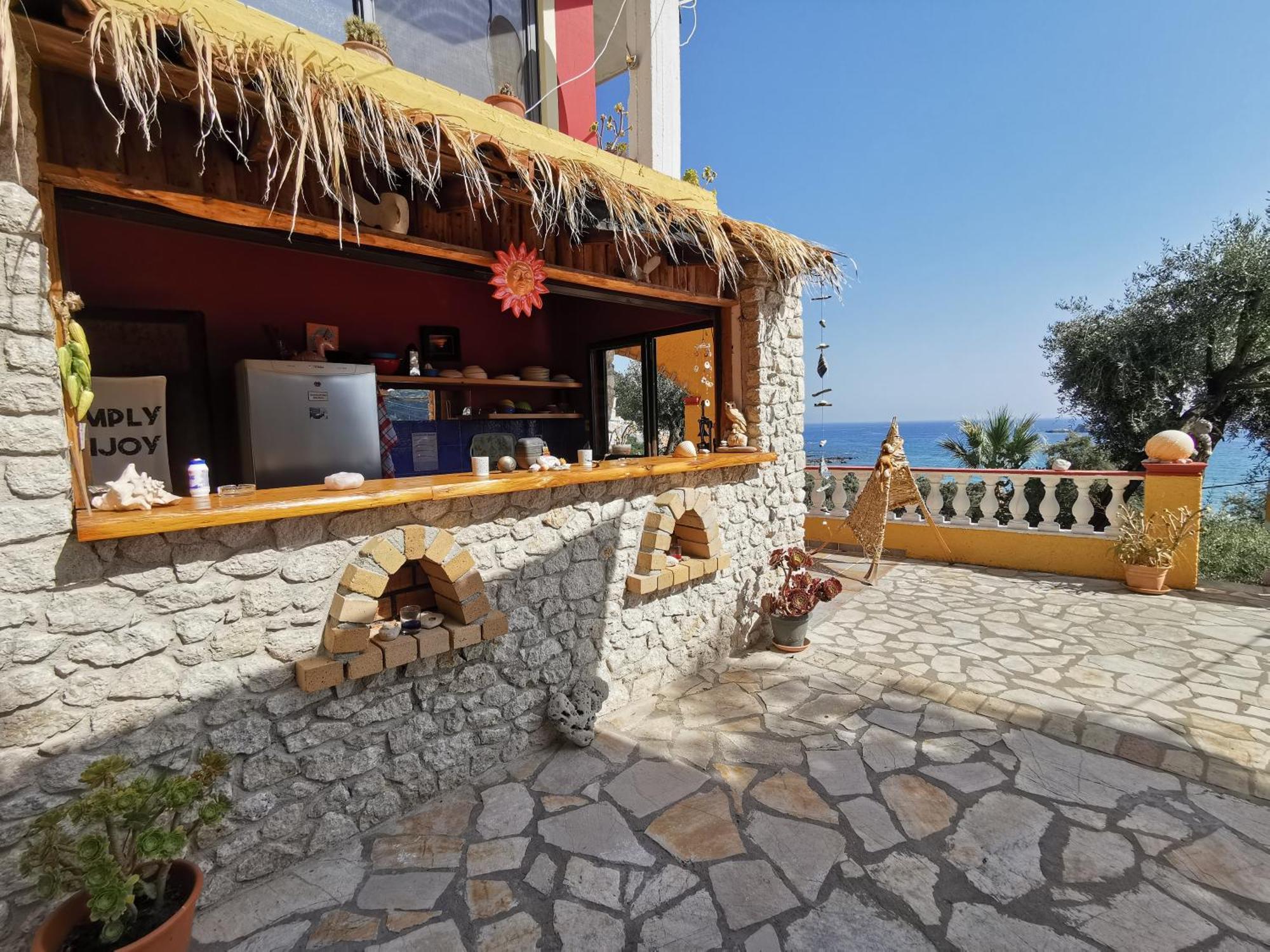 Rolling Stone Apartment Pelekas