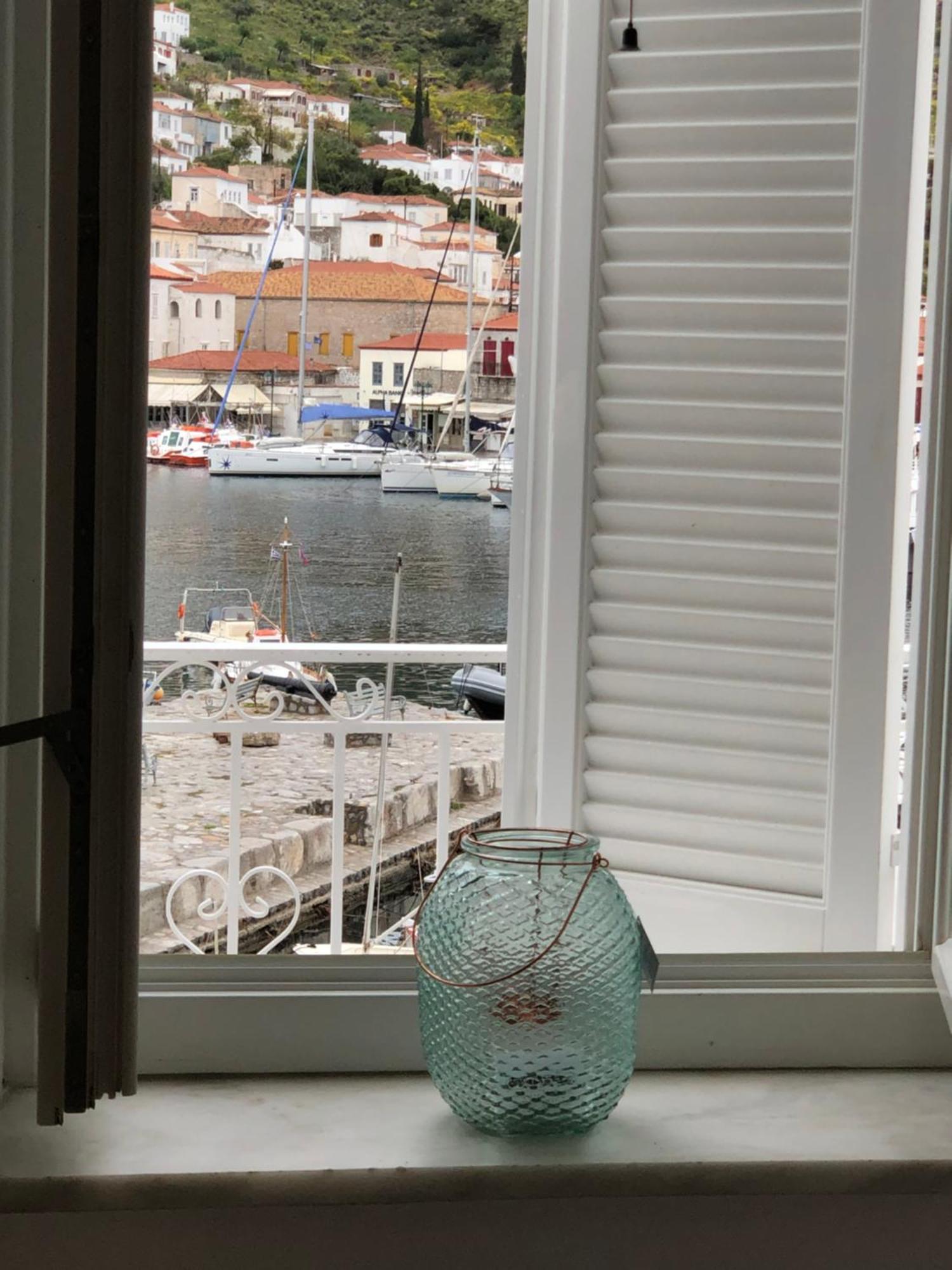 Apartment Hydra's View