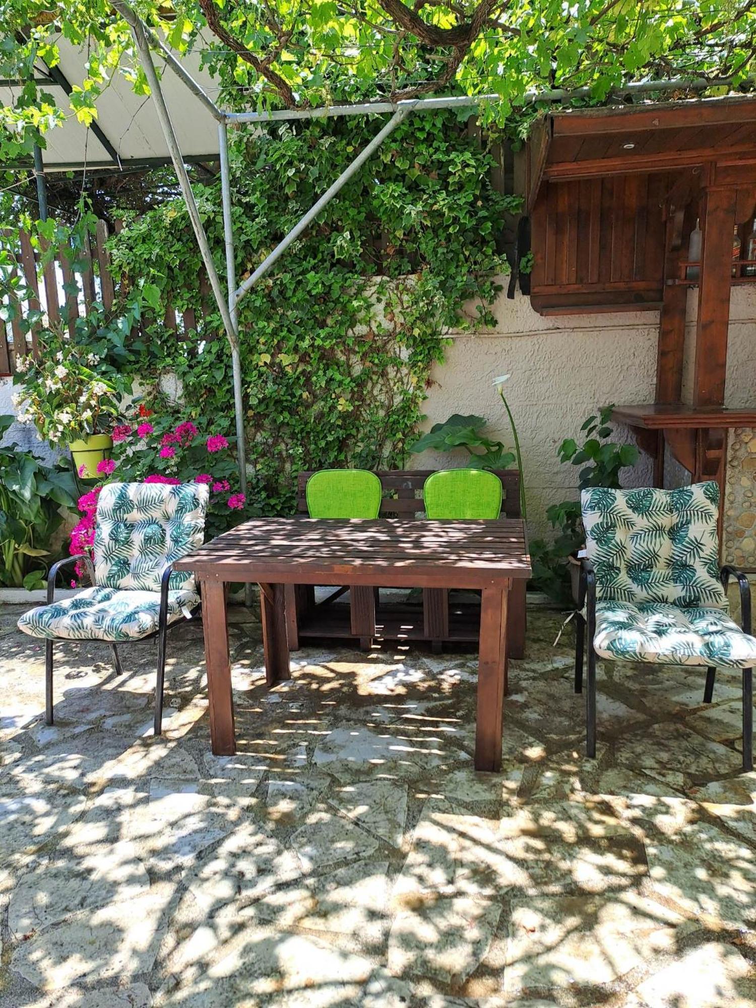 Lefkada Two Bedroom Apartment *