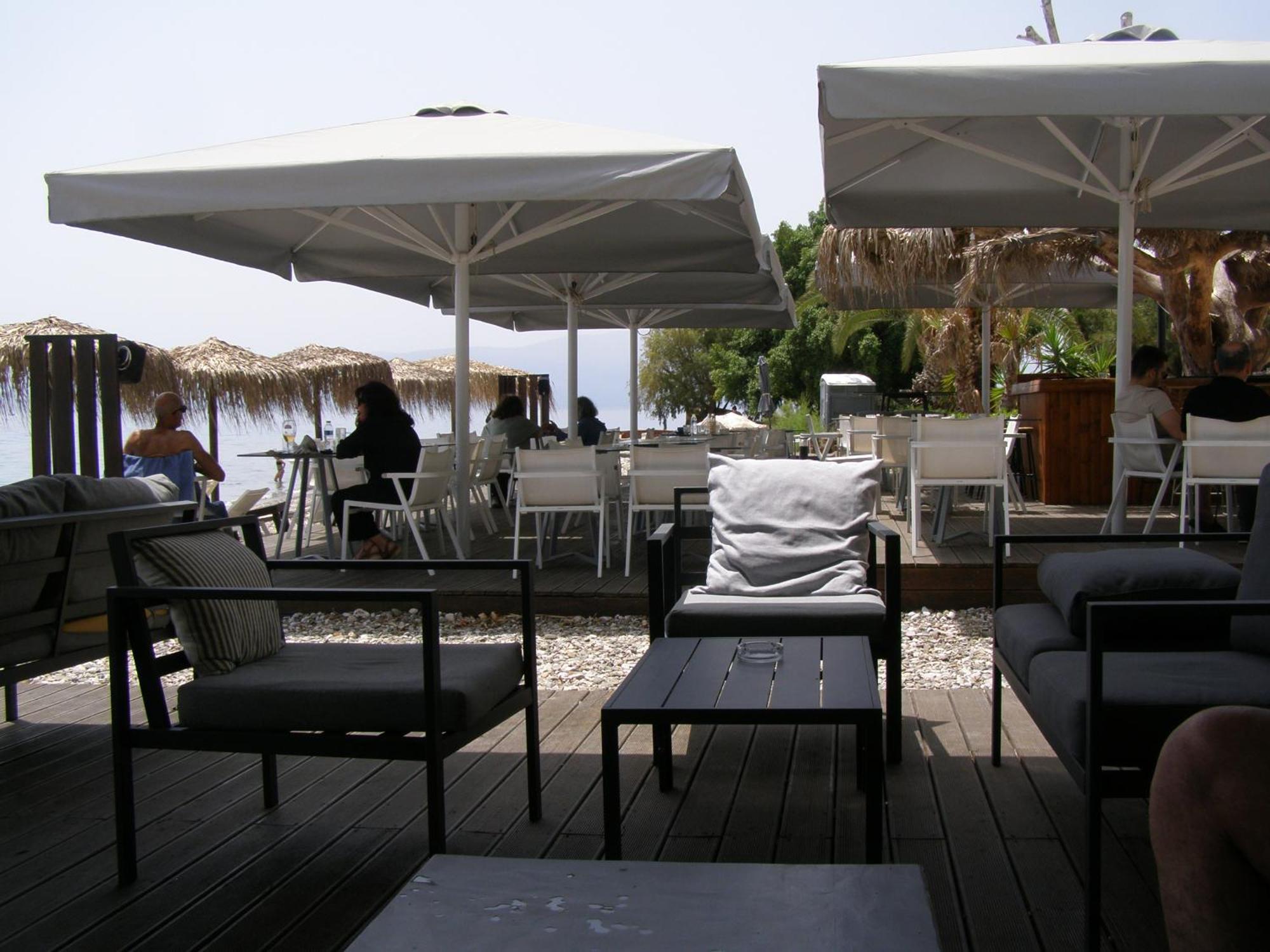 Doll House Next To The Sea Apartment Agioi Theodoroi