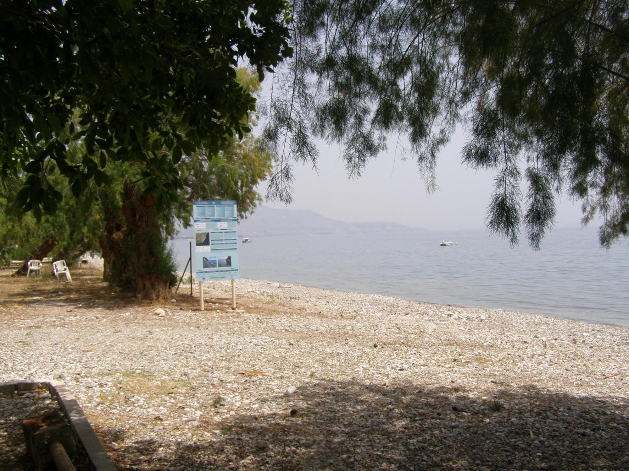 Doll House Next To The Sea Apartment Agioi Theodoroi