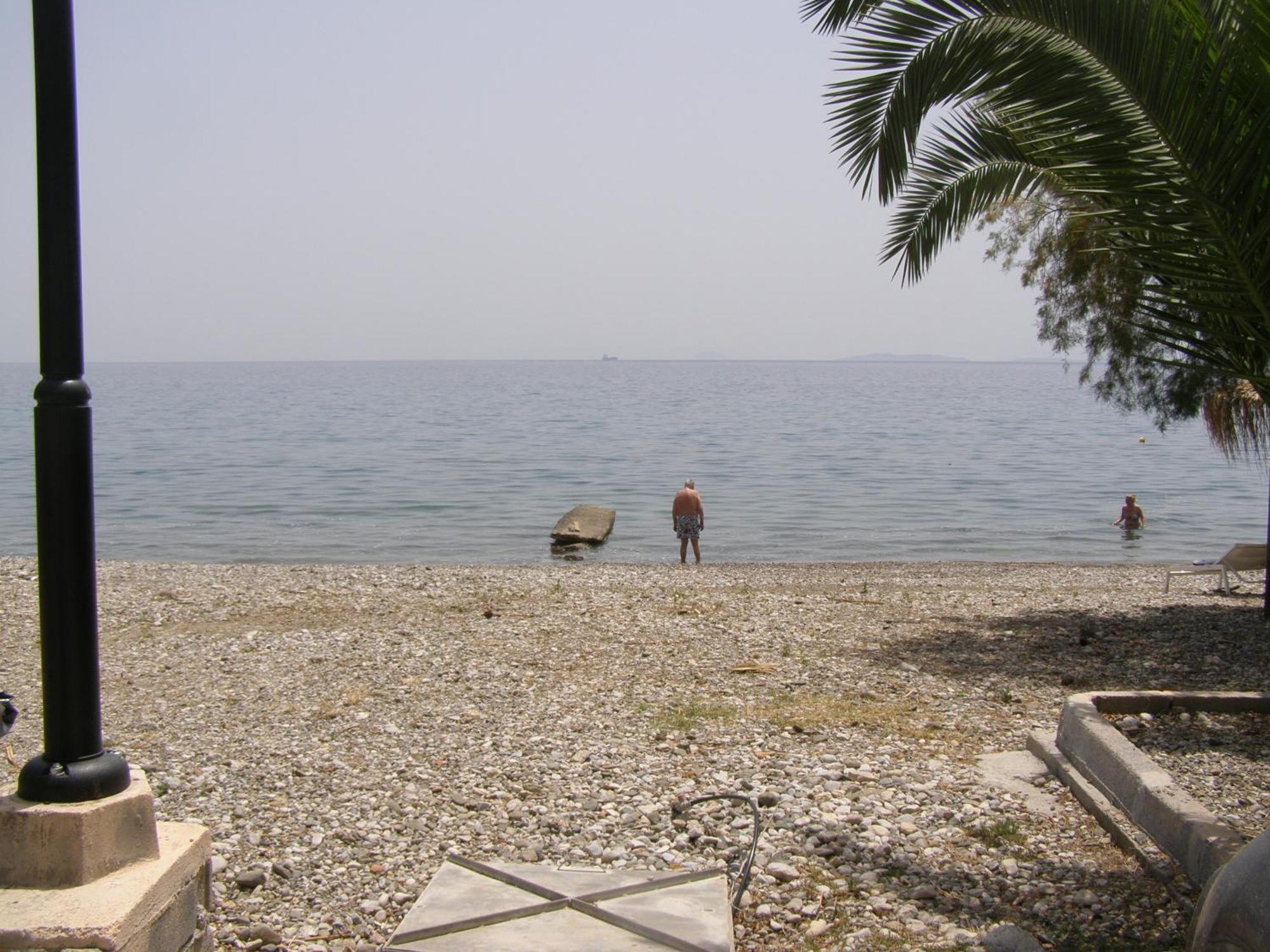 Apartment Doll House Next To The Sea Agioi Theodoroi