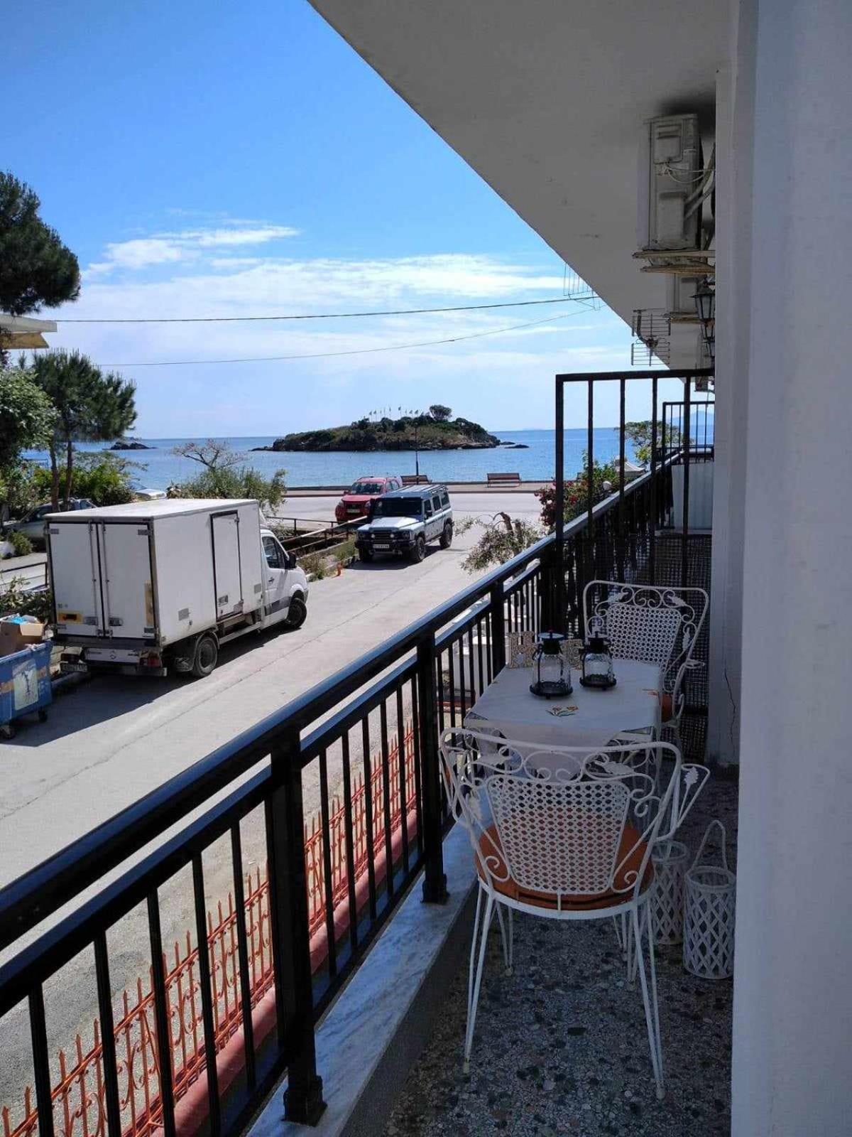 Island View * Nea Peramos (Macedonia)